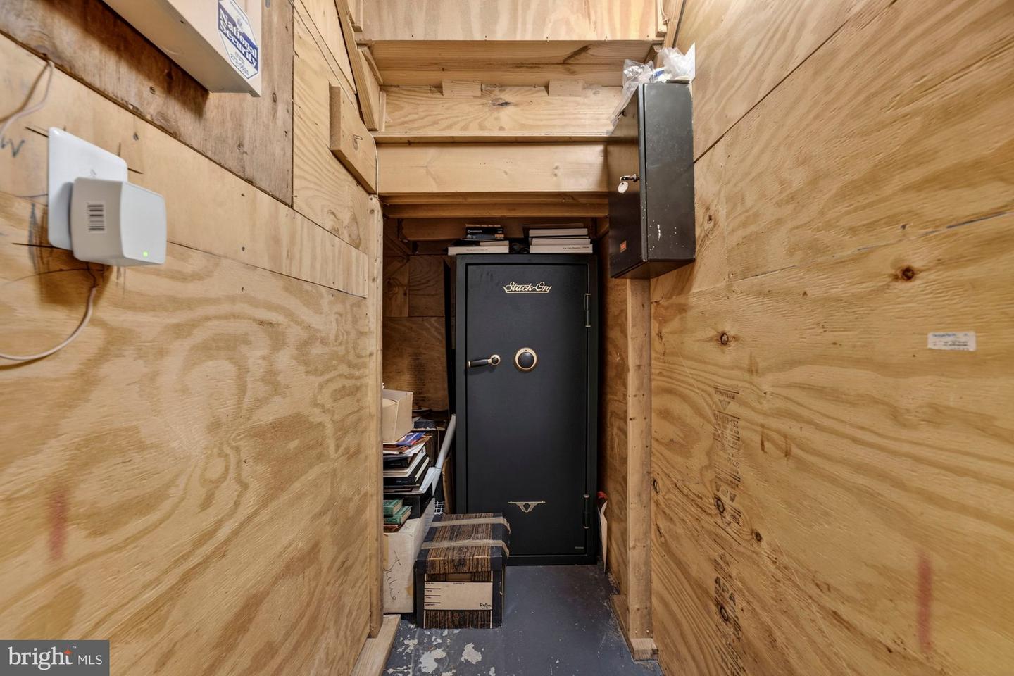 1424 WYNHURST LN, VIENNA, Virginia 22182, 6 Bedrooms Bedrooms, ,4 BathroomsBathrooms,Residential,For sale,1424 WYNHURST LN,VAFX2287714 MLS # VAFX2287714 1424 WYNHURST LN, VIENNA, Virginia 22182, 6 Bedrooms Bedrooms, ,4 BathroomsBathrooms,Residential,For sale,1424 WYNHURST LN,VAFX2287714 MLS # VAFX2287714