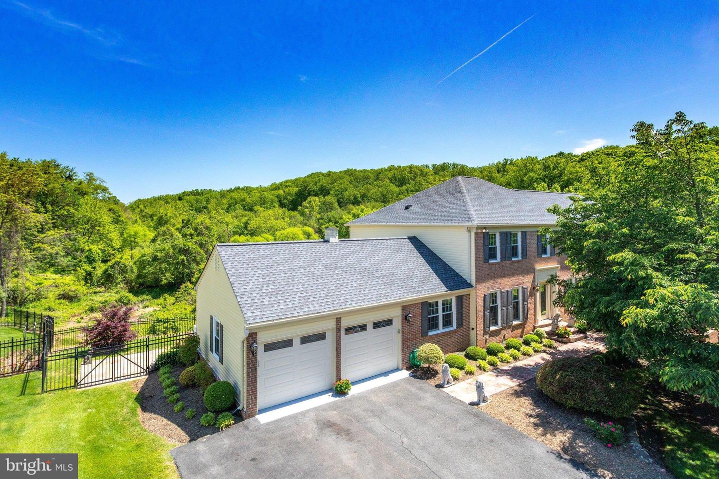 1435 ROSEWOOD HILL DR, VIENNA, Virginia 22182, 5 Bedrooms Bedrooms, 14 Rooms Rooms,3 BathroomsBathrooms,Residential,For sale,1435 ROSEWOOD HILL DR,VAFX2287790 MLS # VAFX2287790