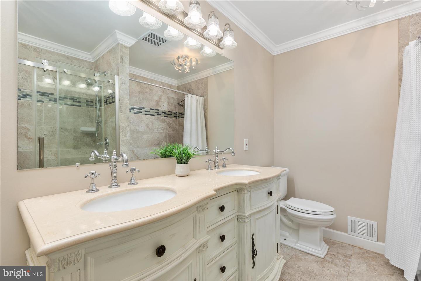 1435 ROSEWOOD HILL DR, VIENNA, Virginia 22182, 5 Bedrooms Bedrooms, 14 Rooms Rooms,3 BathroomsBathrooms,Residential,For sale,1435 ROSEWOOD HILL DR,VAFX2287790 MLS # VAFX2287790