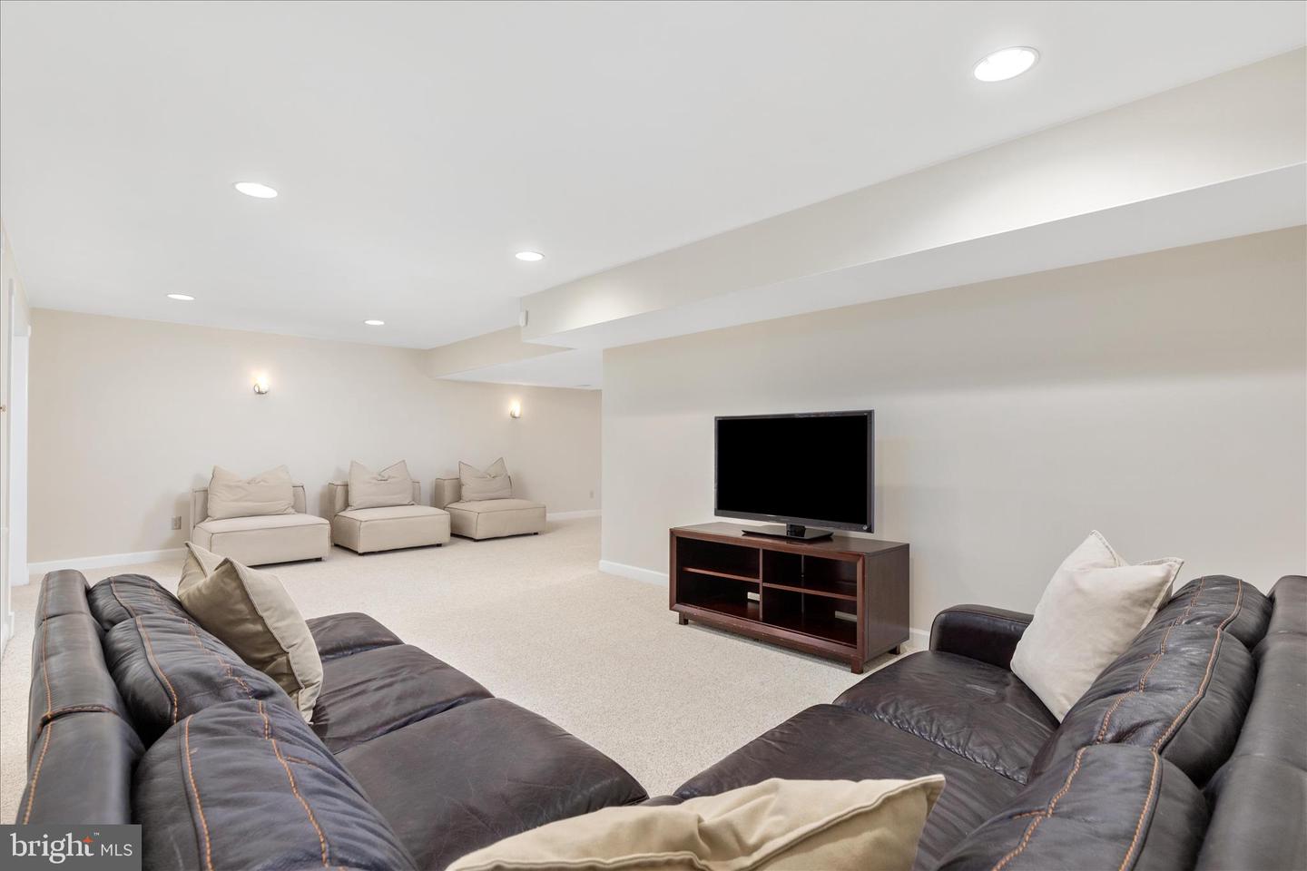 1435 ROSEWOOD HILL DR, VIENNA, Virginia 22182, 5 Bedrooms Bedrooms, 14 Rooms Rooms,3 BathroomsBathrooms,Residential,For sale,1435 ROSEWOOD HILL DR,VAFX2287790 MLS # VAFX2287790