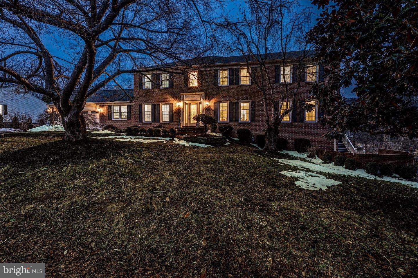1435 ROSEWOOD HILL DR, VIENNA, Virginia 22182, 5 Bedrooms Bedrooms, 14 Rooms Rooms,3 BathroomsBathrooms,Residential,For sale,1435 ROSEWOOD HILL DR,VAFX2287790 MLS # VAFX2287790