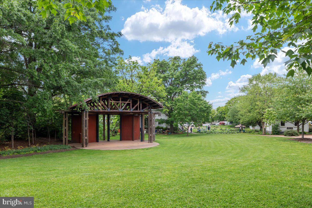 1435 ROSEWOOD HILL DR, VIENNA, Virginia 22182, 5 Bedrooms Bedrooms, 14 Rooms Rooms,3 BathroomsBathrooms,Residential,For sale,1435 ROSEWOOD HILL DR,VAFX2287790 MLS # VAFX2287790