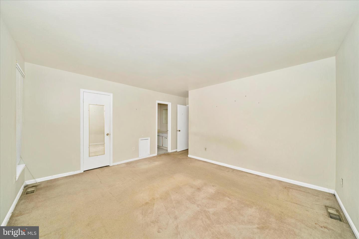 3136 BANNEKER DR NE #3136, WASHINGTON, District Of Columbia 20018, 3 Bedrooms Bedrooms, ,2 BathroomsBathrooms,Residential,For sale,3136 BANNEKER DR NE #3136,DCDC2243368 MLS # DCDC2243368