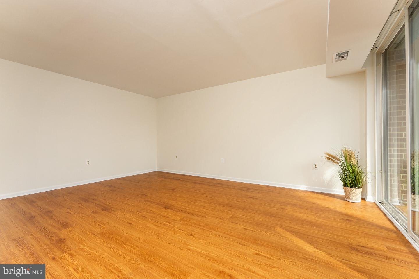 1540 NORTHGATE SQ #21B, RESTON, Virginia 20190, 2 Bedrooms Bedrooms, ,1 BathroomBathrooms,Residential,For sale,1540 NORTHGATE SQ #21B,VAFX2287684 MLS # VAFX2287684