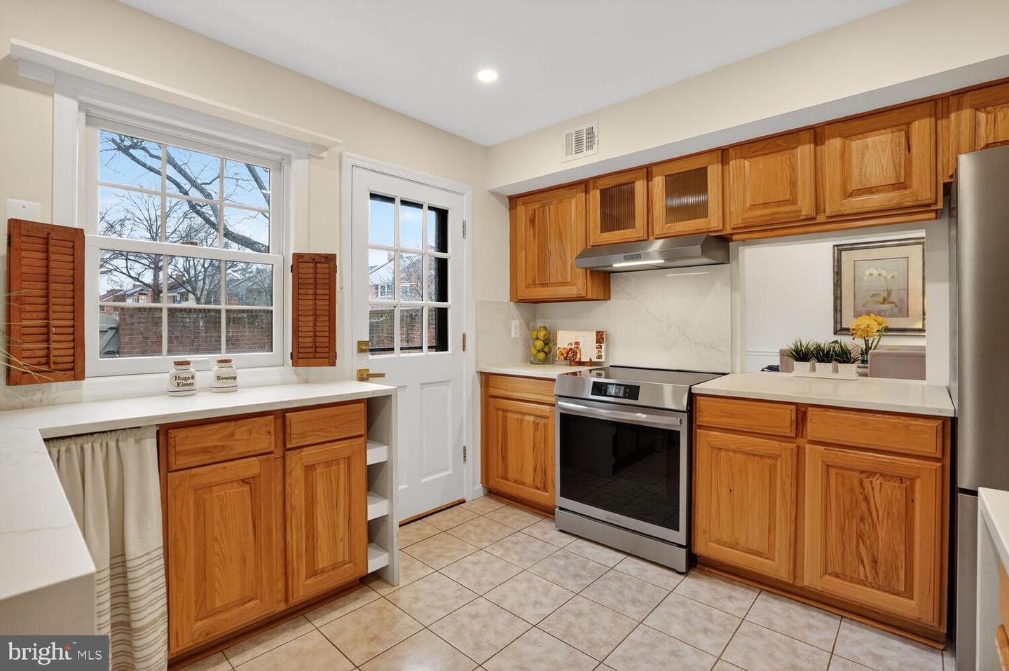 5931 QUEENSTON ST, SPRINGFIELD, Virginia 22152, 3 Bedrooms Bedrooms, ,2 BathroomsBathrooms,Residential,For sale,5931 QUEENSTON ST,VAFX2288244 MLS # VAFX2288244