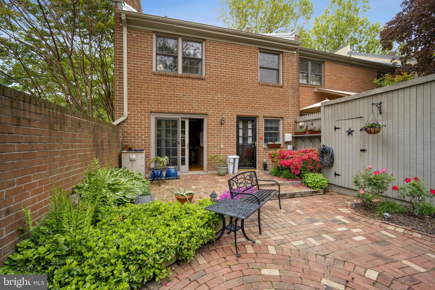 5931 QUEENSTON ST, SPRINGFIELD, Virginia 22152, 3 Bedrooms Bedrooms, ,2 BathroomsBathrooms,Residential,For sale,5931 QUEENSTON ST,VAFX2288244 MLS # VAFX2288244