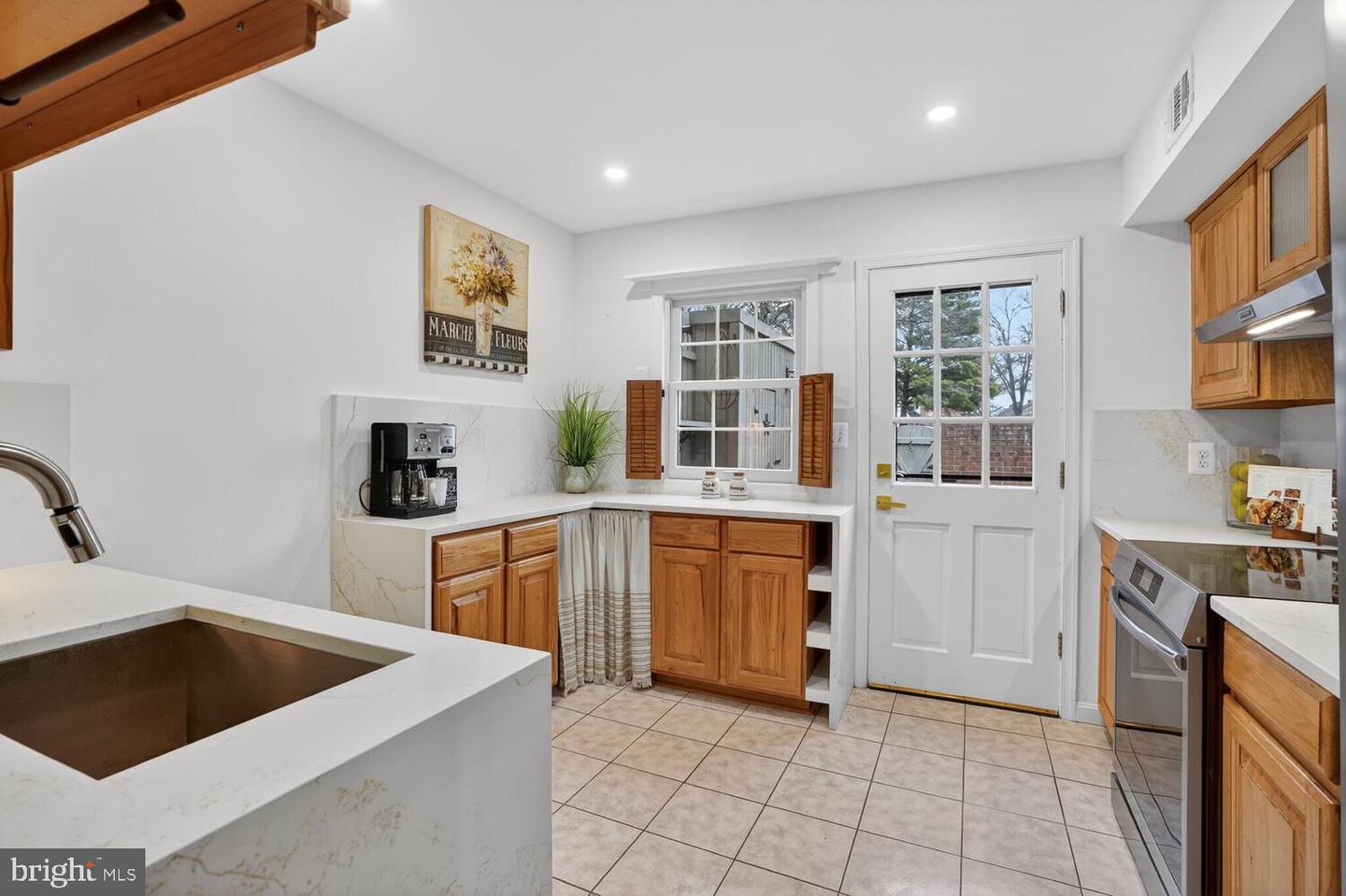 5931 QUEENSTON ST, SPRINGFIELD, Virginia 22152, 3 Bedrooms Bedrooms, ,2 BathroomsBathrooms,Residential,For sale,5931 QUEENSTON ST,VAFX2288244 MLS # VAFX2288244