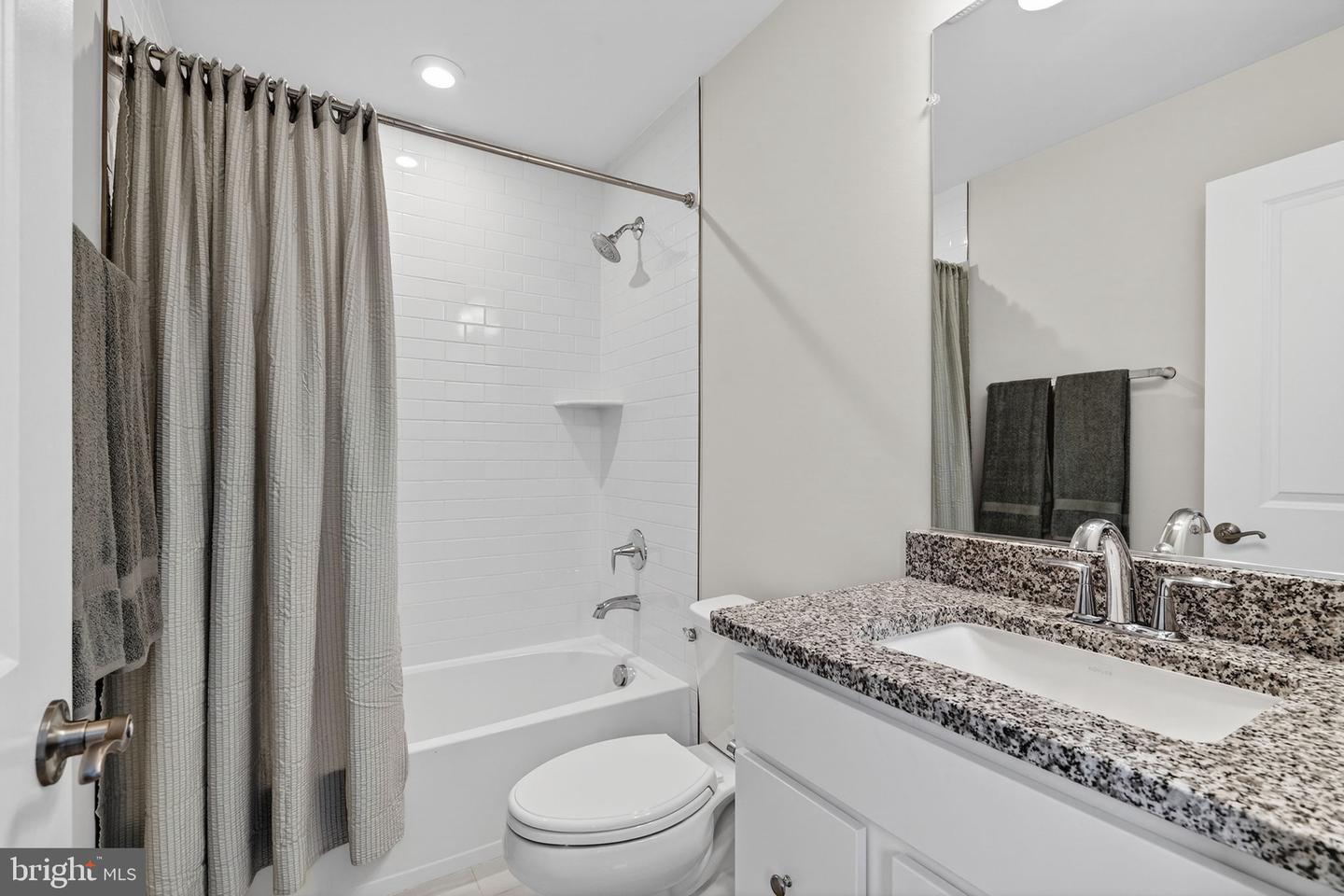 18245 MOSS GARDEN RD, DUMFRIES, Virginia 22026, 4 Bedrooms Bedrooms, ,4 BathroomsBathrooms,Residential,For sale,18245 MOSS GARDEN RD,VAPW2111574 MLS # VAPW2111574