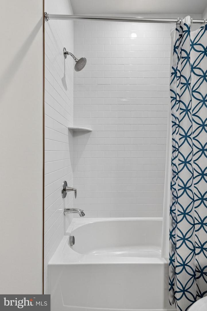 18245 MOSS GARDEN RD, DUMFRIES, Virginia 22026, 4 Bedrooms Bedrooms, ,4 BathroomsBathrooms,Residential,For sale,18245 MOSS GARDEN RD,VAPW2111574 MLS # VAPW2111574