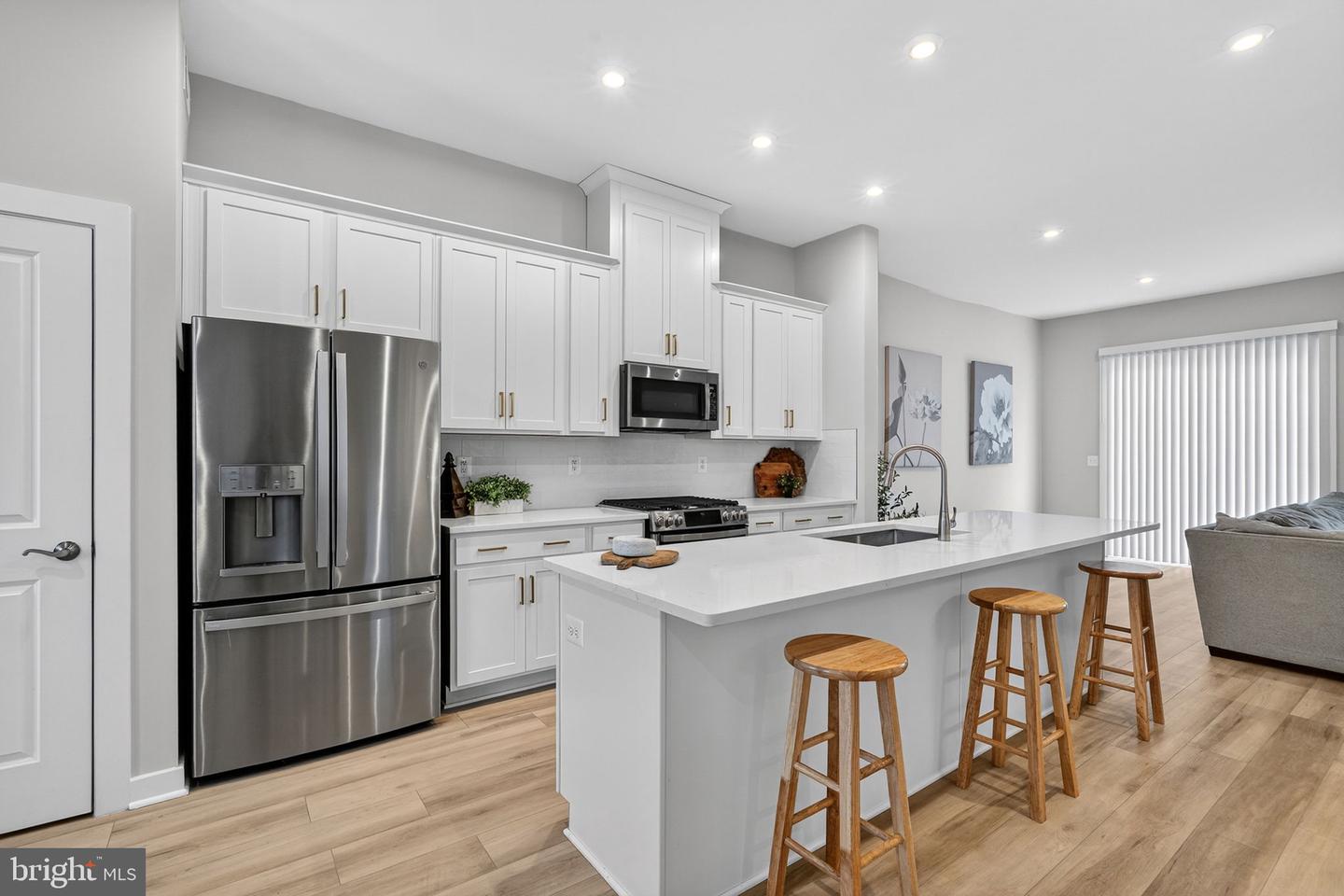 18245 MOSS GARDEN RD, DUMFRIES, Virginia 22026, 4 Bedrooms Bedrooms, ,4 BathroomsBathrooms,Residential,For sale,18245 MOSS GARDEN RD,VAPW2111574 MLS # VAPW2111574