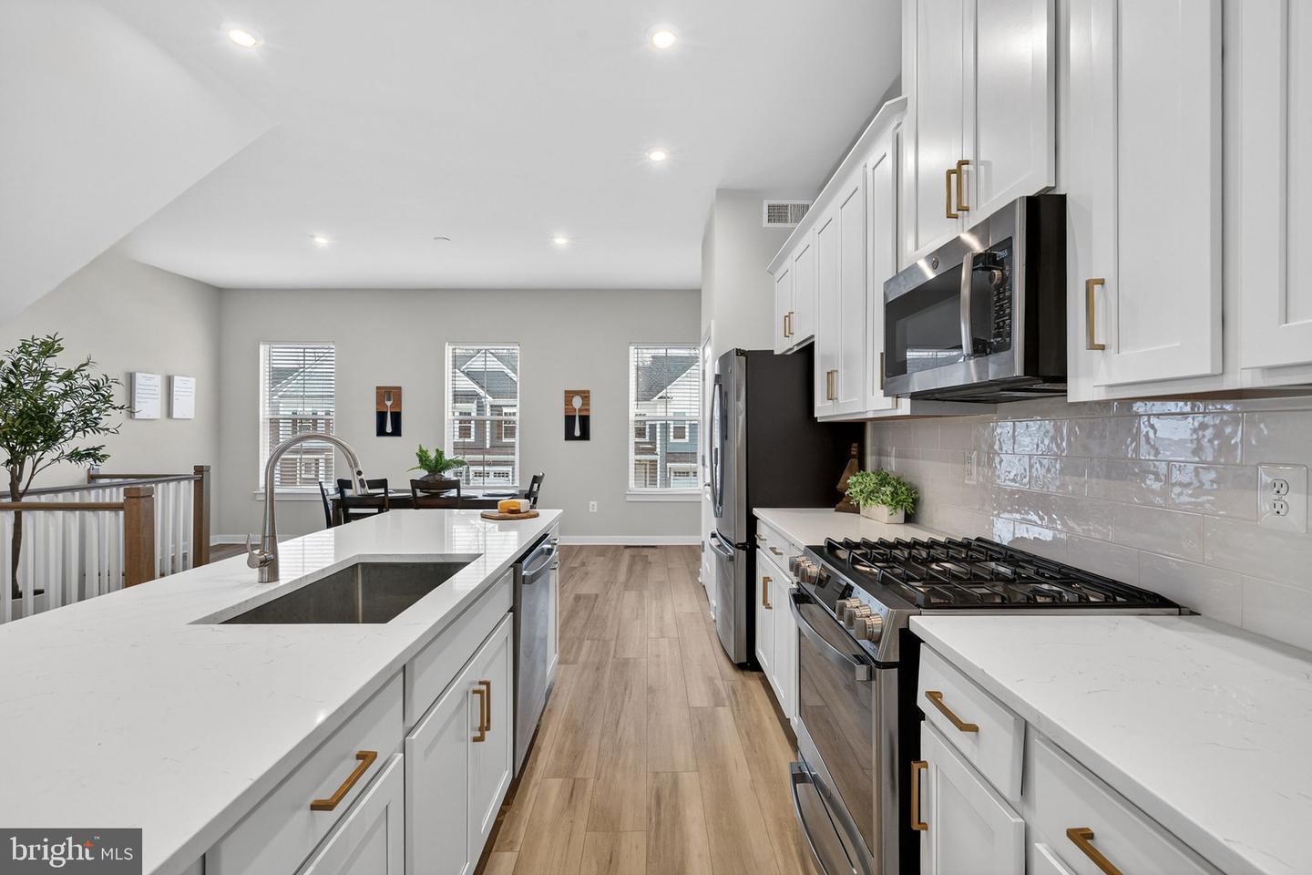 18245 MOSS GARDEN RD, DUMFRIES, Virginia 22026, 4 Bedrooms Bedrooms, ,4 BathroomsBathrooms,Residential,For sale,18245 MOSS GARDEN RD,VAPW2111574 MLS # VAPW2111574