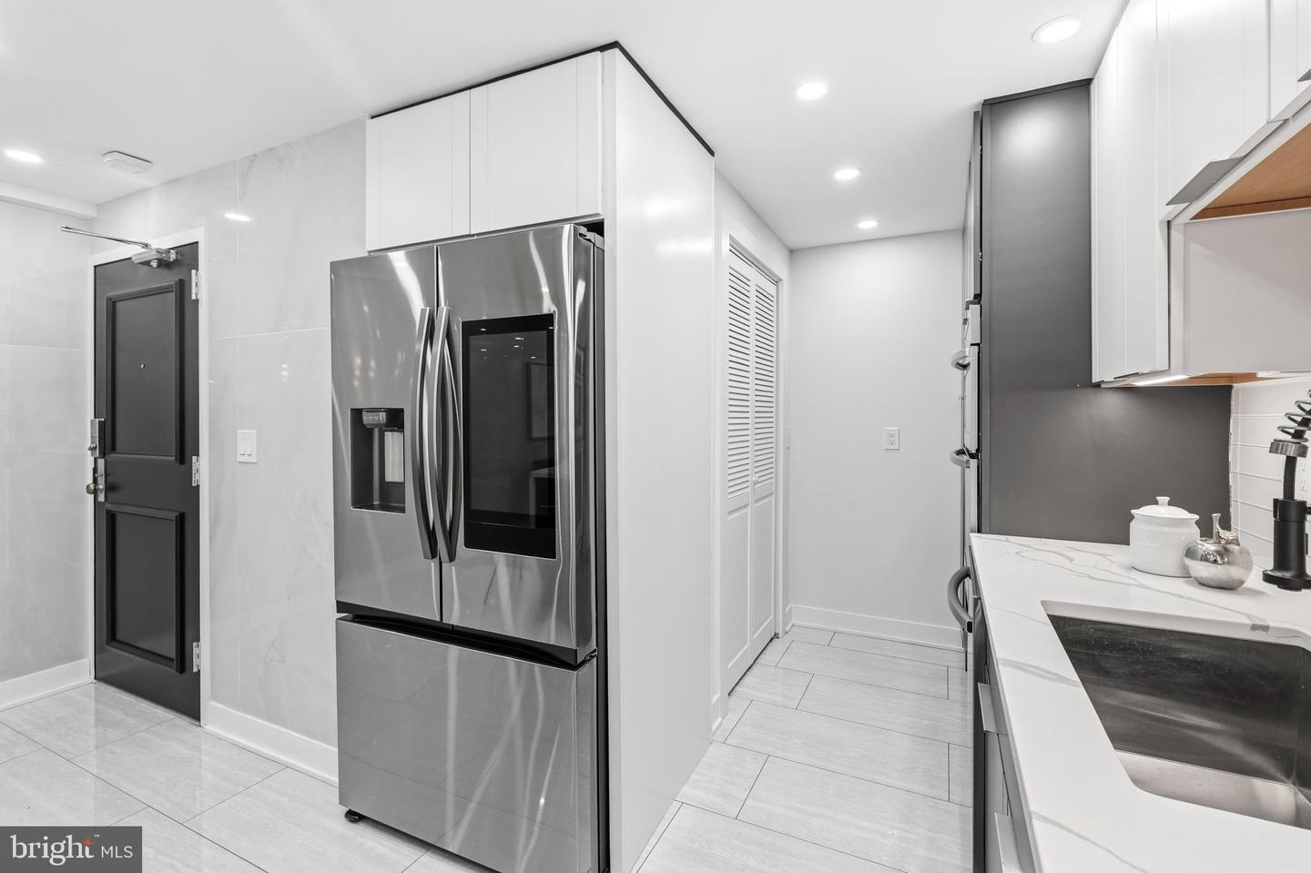 6101 EDSALL RD #205, ALEXANDRIA, Virginia 22304, 2 Bedrooms Bedrooms, ,2 BathroomsBathrooms,Residential,For sale,6101 EDSALL RD #205,VAAX2053656 MLS # VAAX2053656 6101 EDSALL RD #205, ALEXANDRIA, Virginia 22304, 2 Bedrooms Bedrooms, ,2 BathroomsBathrooms,Residential,For sale,6101 EDSALL RD #205,VAAX2053656 MLS # VAAX2053656