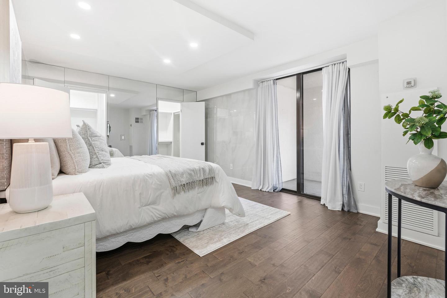 6101 EDSALL RD #205, ALEXANDRIA, Virginia 22304, 2 Bedrooms Bedrooms, ,2 BathroomsBathrooms,Residential,For sale,6101 EDSALL RD #205,VAAX2053656 MLS # VAAX2053656 6101 EDSALL RD #205, ALEXANDRIA, Virginia 22304, 2 Bedrooms Bedrooms, ,2 BathroomsBathrooms,Residential,For sale,6101 EDSALL RD #205,VAAX2053656 MLS # VAAX2053656