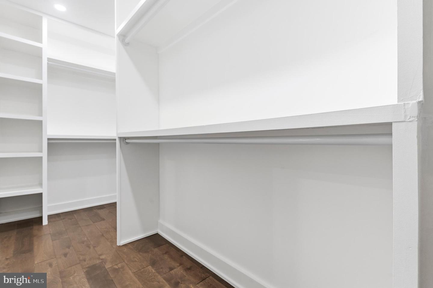 6101 EDSALL RD #205, ALEXANDRIA, Virginia 22304, 2 Bedrooms Bedrooms, ,2 BathroomsBathrooms,Residential,For sale,6101 EDSALL RD #205,VAAX2053656 MLS # VAAX2053656 6101 EDSALL RD #205, ALEXANDRIA, Virginia 22304, 2 Bedrooms Bedrooms, ,2 BathroomsBathrooms,Residential,For sale,6101 EDSALL RD #205,VAAX2053656 MLS # VAAX2053656