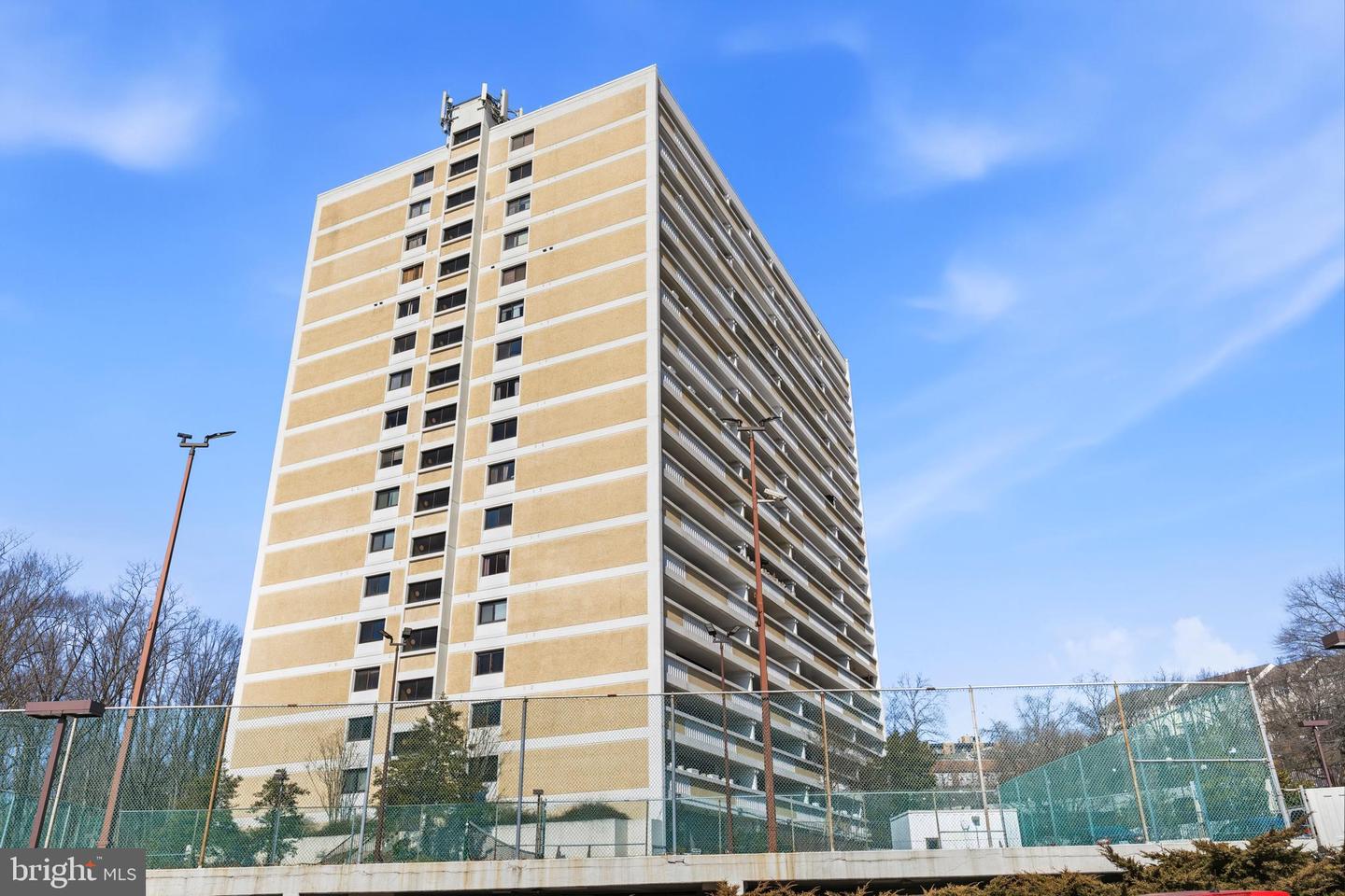 6101 EDSALL RD #205, ALEXANDRIA, Virginia 22304, 2 Bedrooms Bedrooms, ,2 BathroomsBathrooms,Residential,For sale,6101 EDSALL RD #205,VAAX2053656 MLS # VAAX2053656 6101 EDSALL RD #205, ALEXANDRIA, Virginia 22304, 2 Bedrooms Bedrooms, ,2 BathroomsBathrooms,Residential,For sale,6101 EDSALL RD #205,VAAX2053656 MLS # VAAX2053656