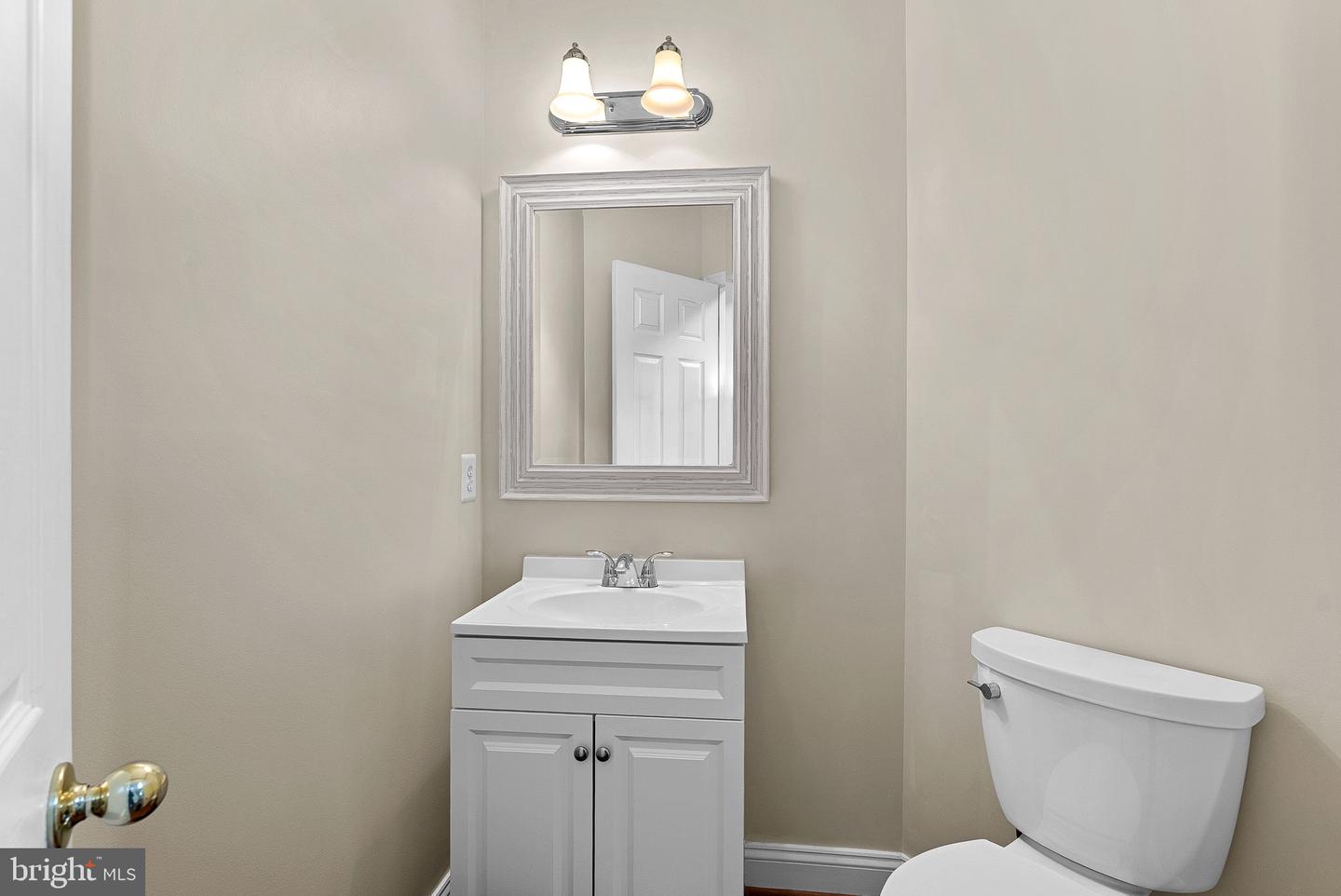 1616 CANDLEWOOD PL NE, LEESBURG, Virginia 20176, 4 Bedrooms Bedrooms, ,2 BathroomsBathrooms,Residential,For sale,1616 CANDLEWOOD PL NE,VALO2115098 MLS # VALO2115098