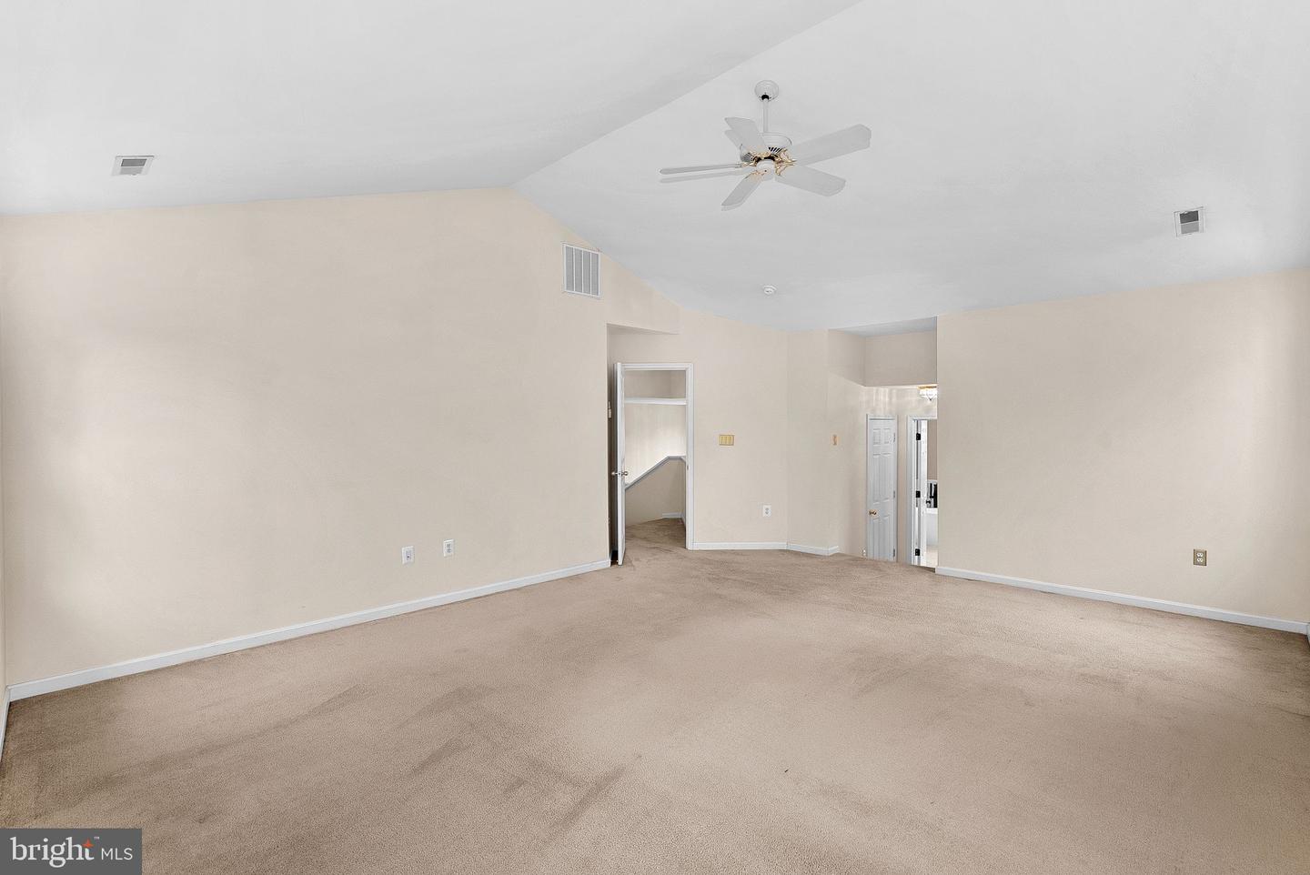 1616 CANDLEWOOD PL NE, LEESBURG, Virginia 20176, 4 Bedrooms Bedrooms, ,2 BathroomsBathrooms,Residential,For sale,1616 CANDLEWOOD PL NE,VALO2115098 MLS # VALO2115098