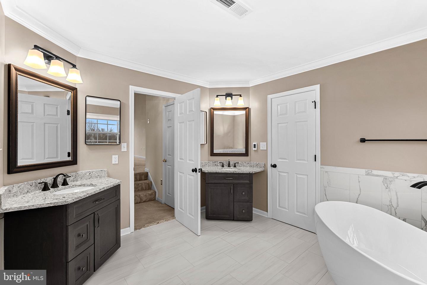 1616 CANDLEWOOD PL NE, LEESBURG, Virginia 20176, 4 Bedrooms Bedrooms, ,2 BathroomsBathrooms,Residential,For sale,1616 CANDLEWOOD PL NE,VALO2115098 MLS # VALO2115098