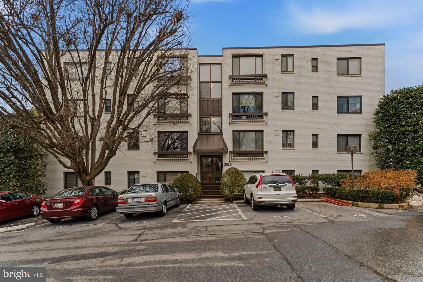 3825 DAVIS PL NW #102, WASHINGTON, District Of Columbia 20007, 2 Bedrooms Bedrooms, ,1 BathroomBathrooms,Residential,For sale,3825 DAVIS PL NW #102,DCDC2244334 MLS # DCDC2244334