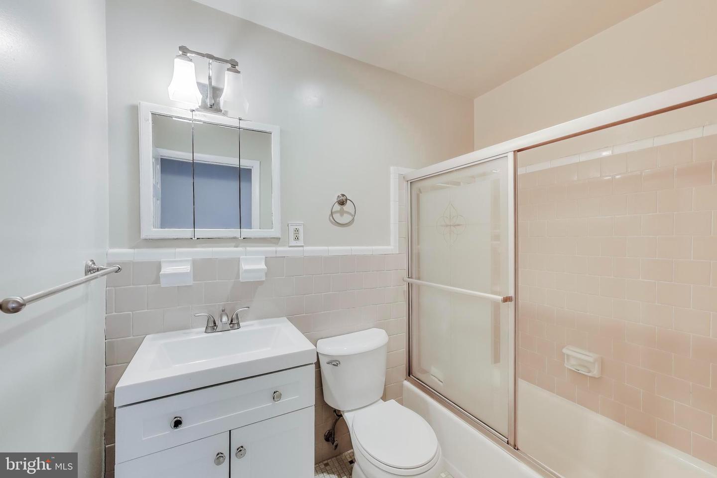 7054 EASTERN AVE NW #204, WASHINGTON, District Of Columbia 20012, 2 Bedrooms Bedrooms, 3 Rooms Rooms,1 BathroomBathrooms,Residential,For sale,7054 EASTERN AVE NW #204,DCDC2244448 MLS # DCDC2244448