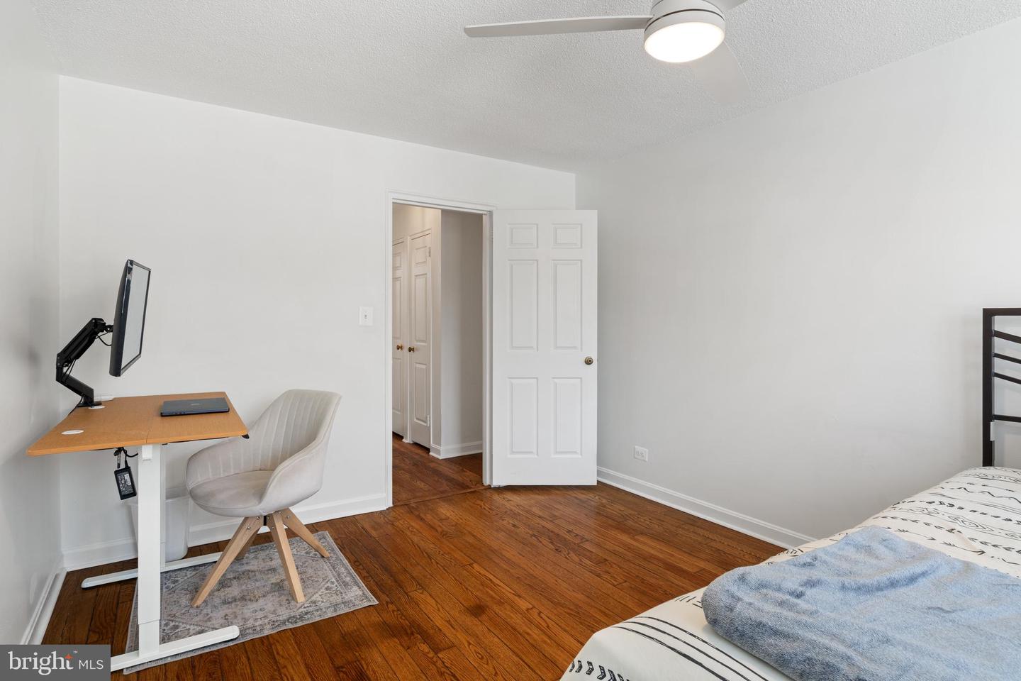 202 N GEORGE MASON DR N #202-2, ARLINGTON, Virginia 22203, 2 Bedrooms Bedrooms, ,1 BathroomBathrooms,Residential,For sale,202 N GEORGE MASON DR N #202-2,VAAR2068442 MLS # VAAR2068442