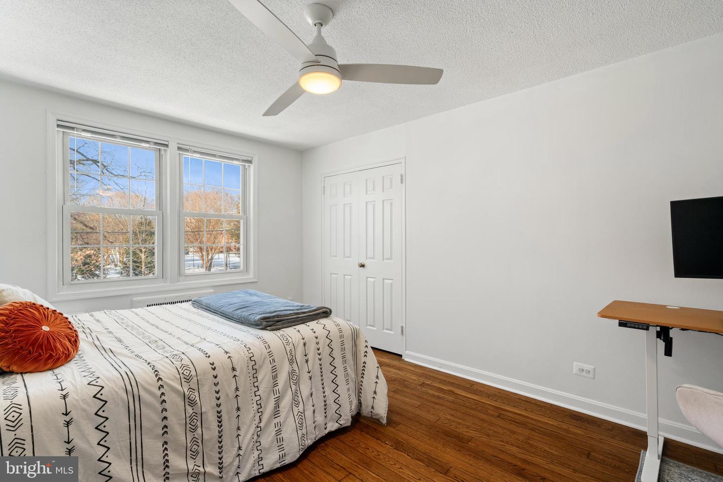 202 N GEORGE MASON DR N #202-2, ARLINGTON, Virginia 22203, 2 Bedrooms Bedrooms, ,1 BathroomBathrooms,Residential,For sale,202 N GEORGE MASON DR N #202-2,VAAR2068442 MLS # VAAR2068442