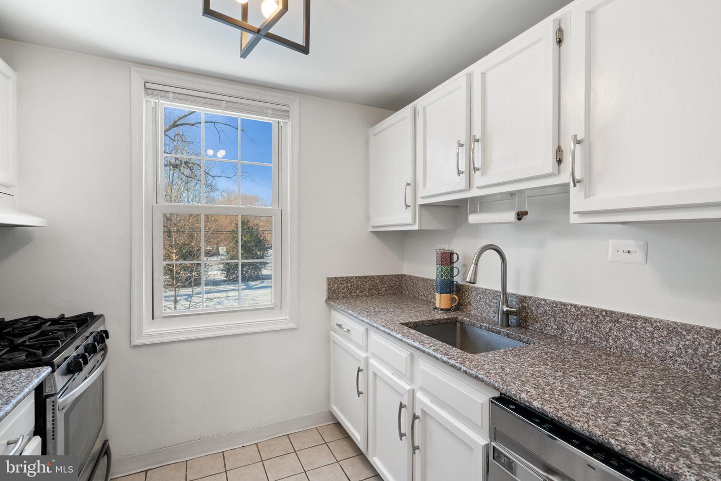 202 N GEORGE MASON DR N #202-2, ARLINGTON, Virginia 22203, 2 Bedrooms Bedrooms, ,1 BathroomBathrooms,Residential,For sale,202 N GEORGE MASON DR N #202-2,VAAR2068442 MLS # VAAR2068442