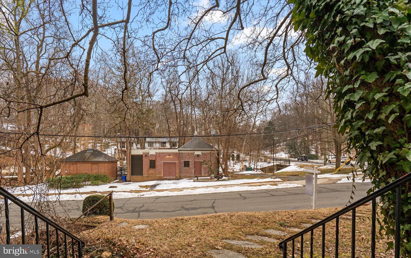 4023 30TH ST N, ARLINGTON, Virginia 22207, 6 Bedrooms Bedrooms, ,4 BathroomsBathrooms,Residential,For sale,4023 30TH ST N,VAAR2068526 MLS # VAAR2068526