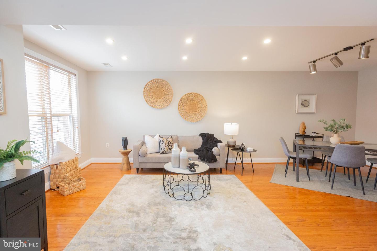 1432 EAST CAPITOL ST NE #1432, WASHINGTON, District Of Columbia 20003, 1 Bedroom Bedrooms, 5 Rooms Rooms,1 BathroomBathrooms,Residential,For sale,1432 EAST CAPITOL ST NE #1432,DCDC2244834 MLS # DCDC2244834