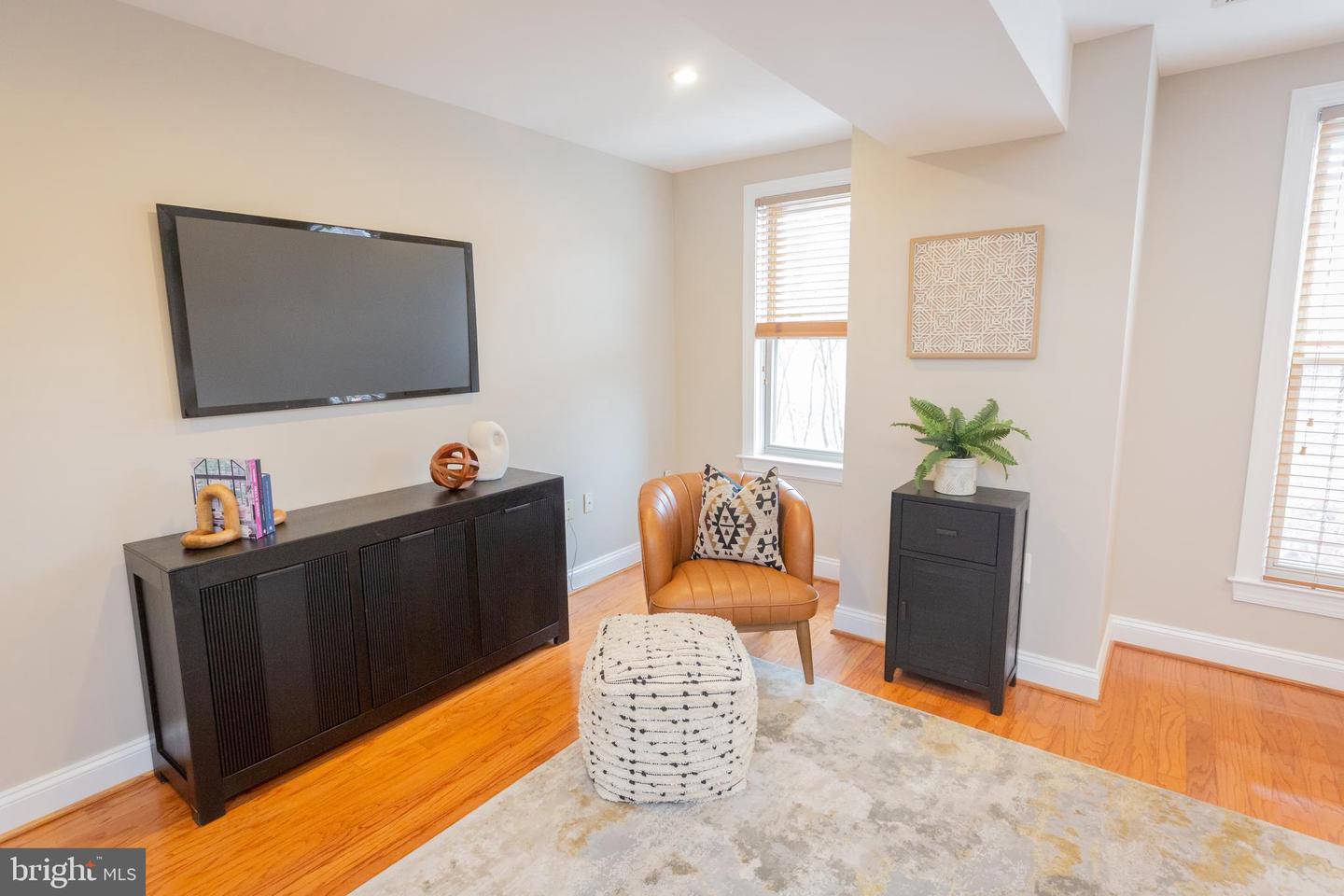 1432 EAST CAPITOL ST NE #1432, WASHINGTON, District Of Columbia 20003, 1 Bedroom Bedrooms, 5 Rooms Rooms,1 BathroomBathrooms,Residential,For sale,1432 EAST CAPITOL ST NE #1432,DCDC2244834 MLS # DCDC2244834