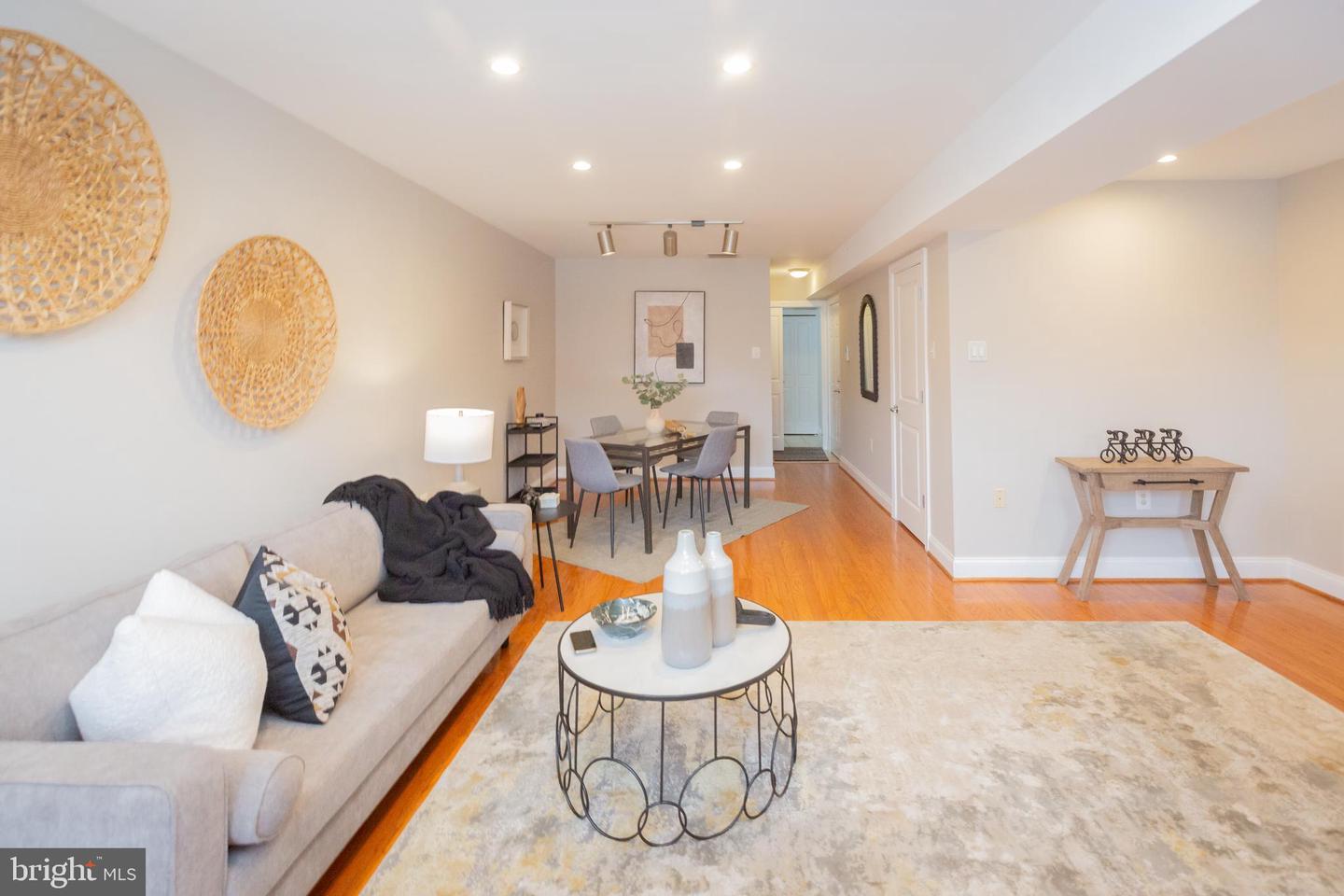 1432 EAST CAPITOL ST NE #1432, WASHINGTON, District Of Columbia 20003, 1 Bedroom Bedrooms, 5 Rooms Rooms,1 BathroomBathrooms,Residential,For sale,1432 EAST CAPITOL ST NE #1432,DCDC2244834 MLS # DCDC2244834