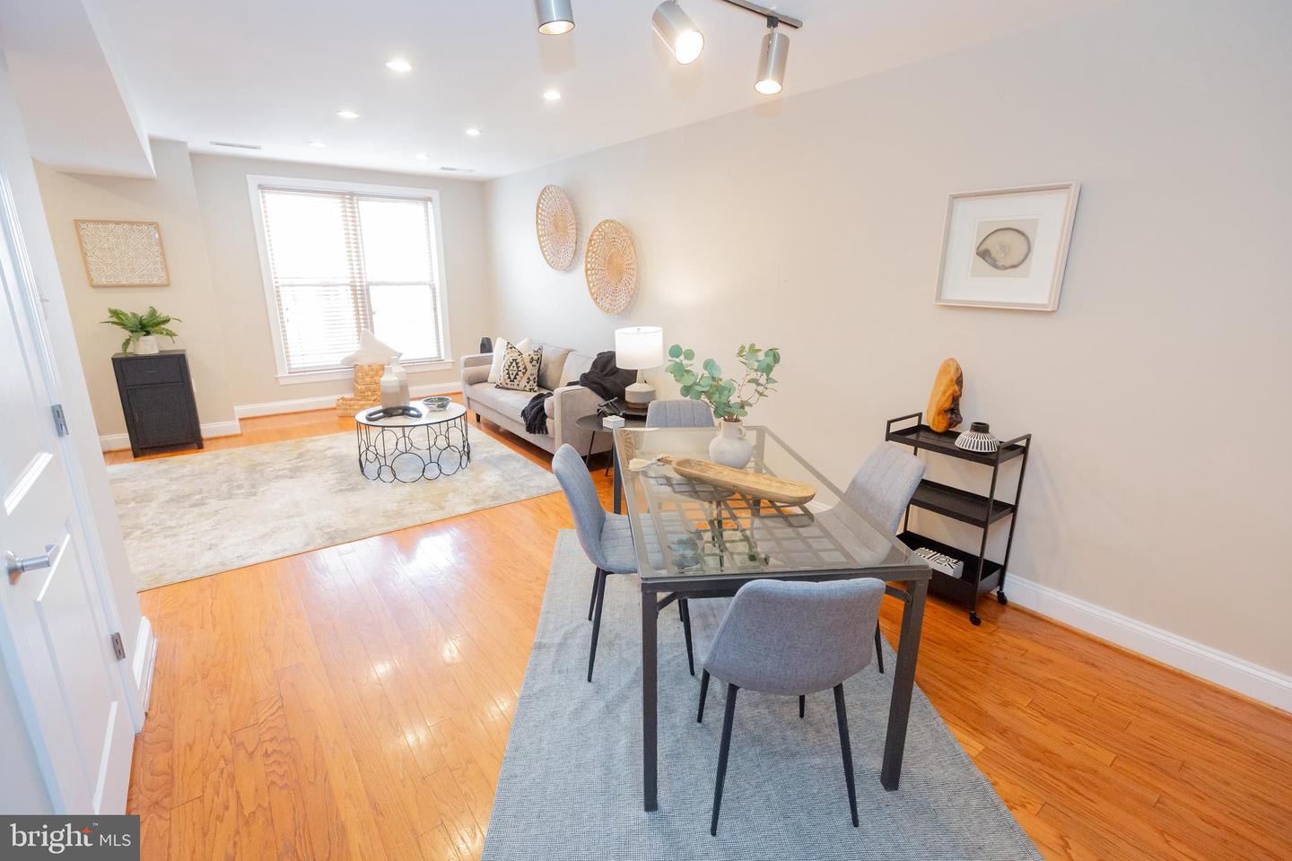 1432 EAST CAPITOL ST NE #1432, WASHINGTON, District Of Columbia 20003, 1 Bedroom Bedrooms, 5 Rooms Rooms,1 BathroomBathrooms,Residential,For sale,1432 EAST CAPITOL ST NE #1432,DCDC2244834 MLS # DCDC2244834
