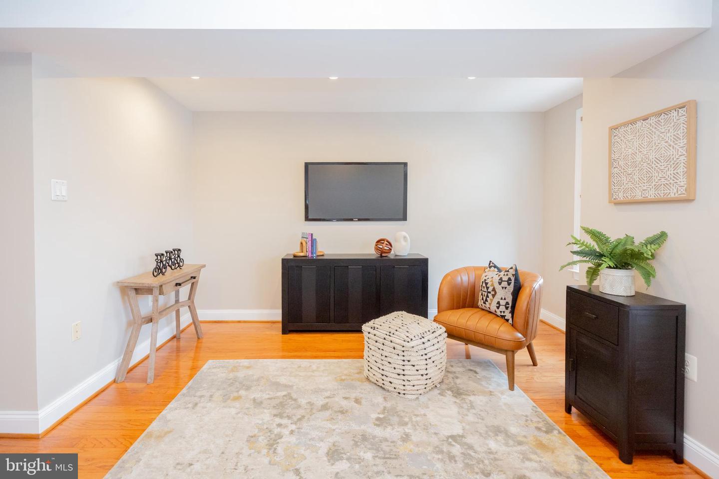 1432 EAST CAPITOL ST NE #1432, WASHINGTON, District Of Columbia 20003, 1 Bedroom Bedrooms, 5 Rooms Rooms,1 BathroomBathrooms,Residential,For sale,1432 EAST CAPITOL ST NE #1432,DCDC2244834 MLS # DCDC2244834