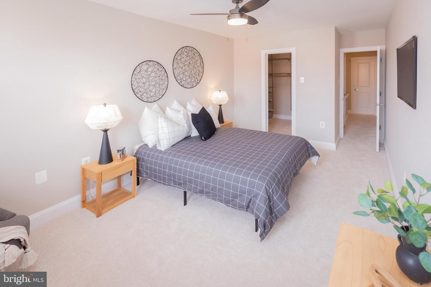 1432 EAST CAPITOL ST NE #1432, WASHINGTON, District Of Columbia 20003, 1 Bedroom Bedrooms, 5 Rooms Rooms,1 BathroomBathrooms,Residential,For sale,1432 EAST CAPITOL ST NE #1432,DCDC2244834 MLS # DCDC2244834