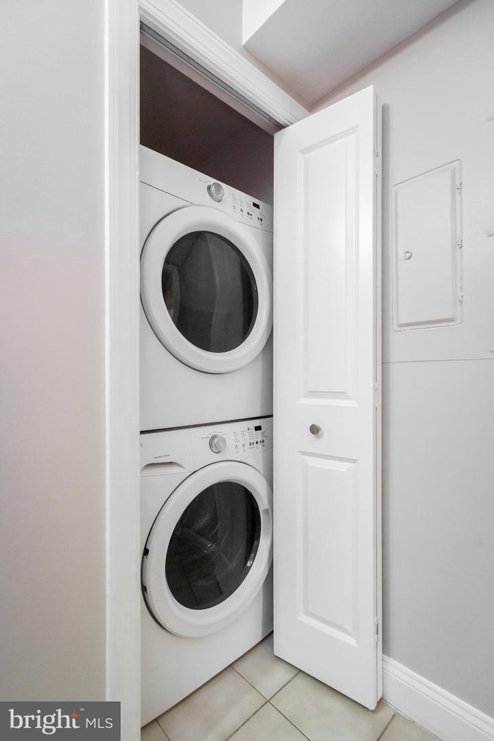 1432 EAST CAPITOL ST NE #1432, WASHINGTON, District Of Columbia 20003, 1 Bedroom Bedrooms, 5 Rooms Rooms,1 BathroomBathrooms,Residential,For sale,1432 EAST CAPITOL ST NE #1432,DCDC2244834 MLS # DCDC2244834