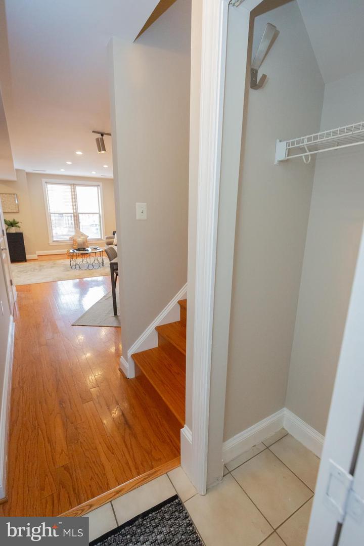 1432 EAST CAPITOL ST NE #1432, WASHINGTON, District Of Columbia 20003, 1 Bedroom Bedrooms, 5 Rooms Rooms,1 BathroomBathrooms,Residential,For sale,1432 EAST CAPITOL ST NE #1432,DCDC2244834 MLS # DCDC2244834