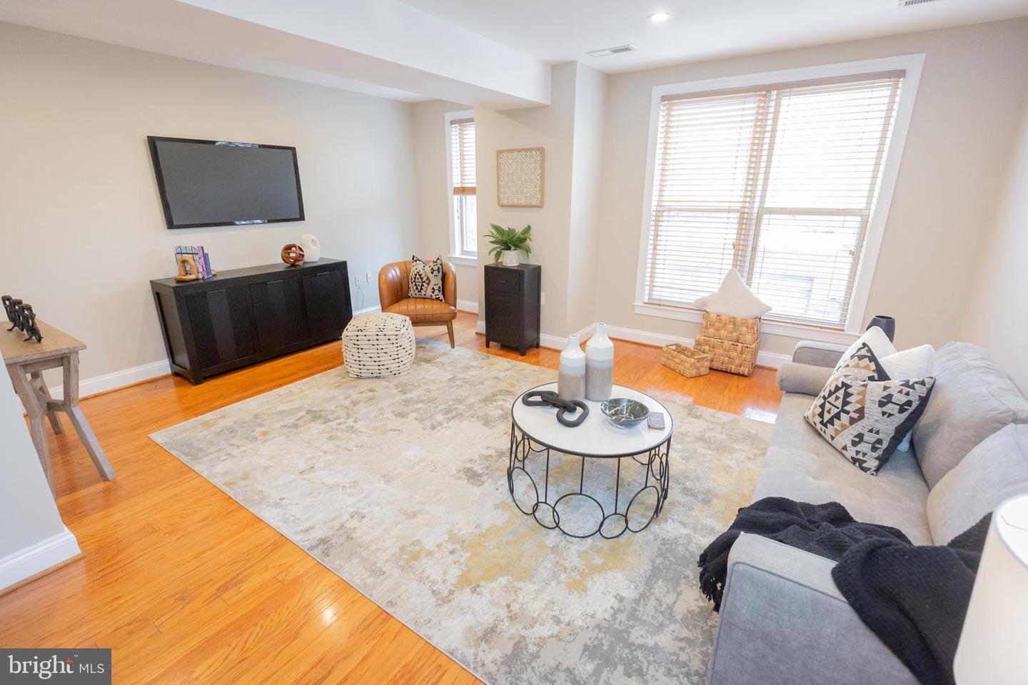 1432 EAST CAPITOL ST NE #1432, WASHINGTON, District Of Columbia 20003, 1 Bedroom Bedrooms, 5 Rooms Rooms,1 BathroomBathrooms,Residential,For sale,1432 EAST CAPITOL ST NE #1432,DCDC2244834 MLS # DCDC2244834