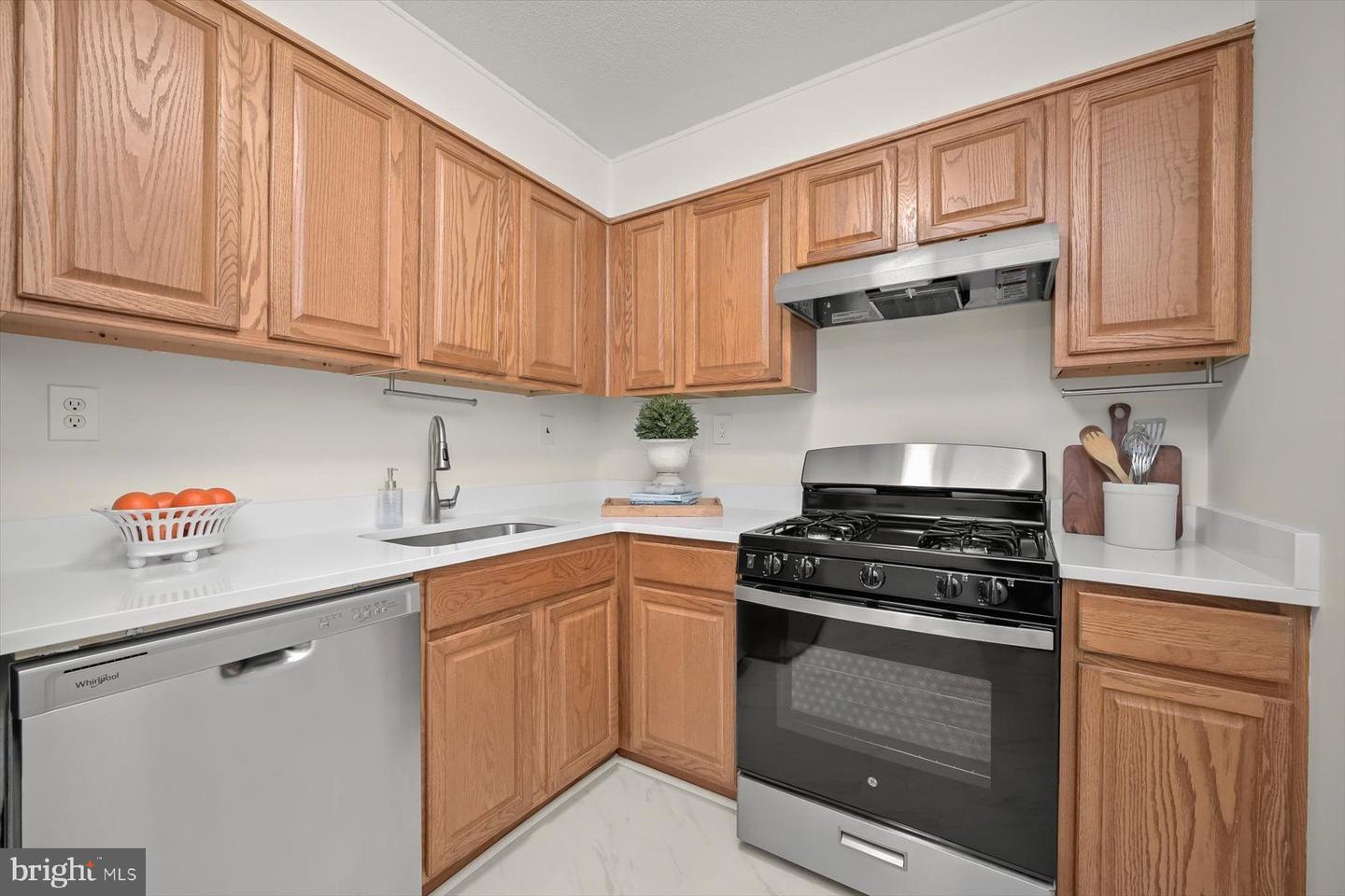 4600 S FOUR MILE RUN DR #238, ARLINGTON, Virginia 22204, 2 Bedrooms Bedrooms, ,1 BathroomBathrooms,Residential,For sale,4600 S FOUR MILE RUN DR #238,VAAR2068542 MLS # VAAR2068542