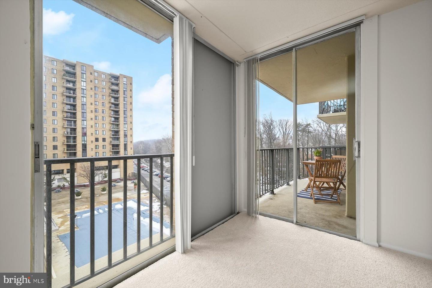 4600 S FOUR MILE RUN DR #238, ARLINGTON, Virginia 22204, 2 Bedrooms Bedrooms, ,1 BathroomBathrooms,Residential,For sale,4600 S FOUR MILE RUN DR #238,VAAR2068542 MLS # VAAR2068542