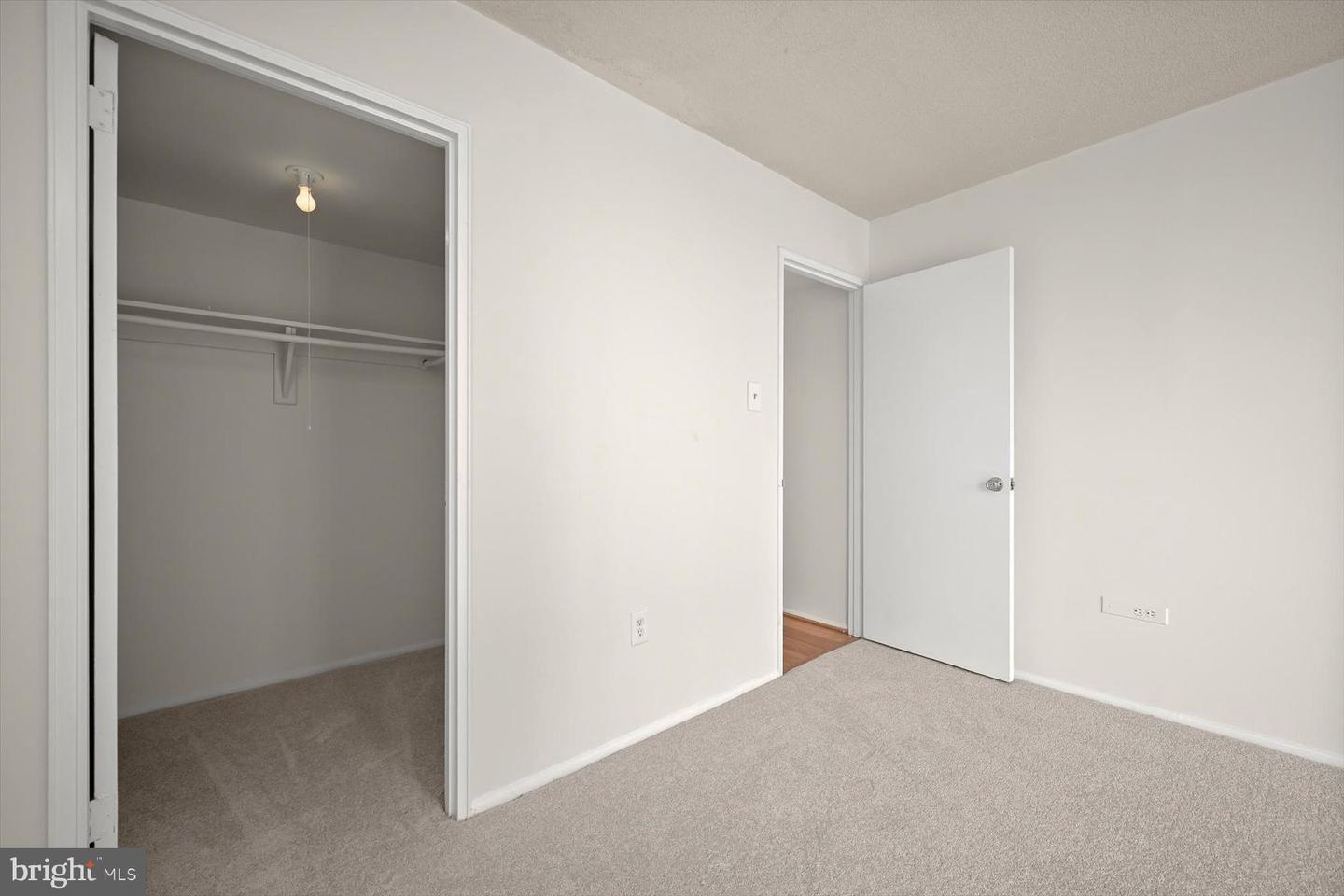 4600 S FOUR MILE RUN DR #238, ARLINGTON, Virginia 22204, 2 Bedrooms Bedrooms, ,1 BathroomBathrooms,Residential,For sale,4600 S FOUR MILE RUN DR #238,VAAR2068542 MLS # VAAR2068542