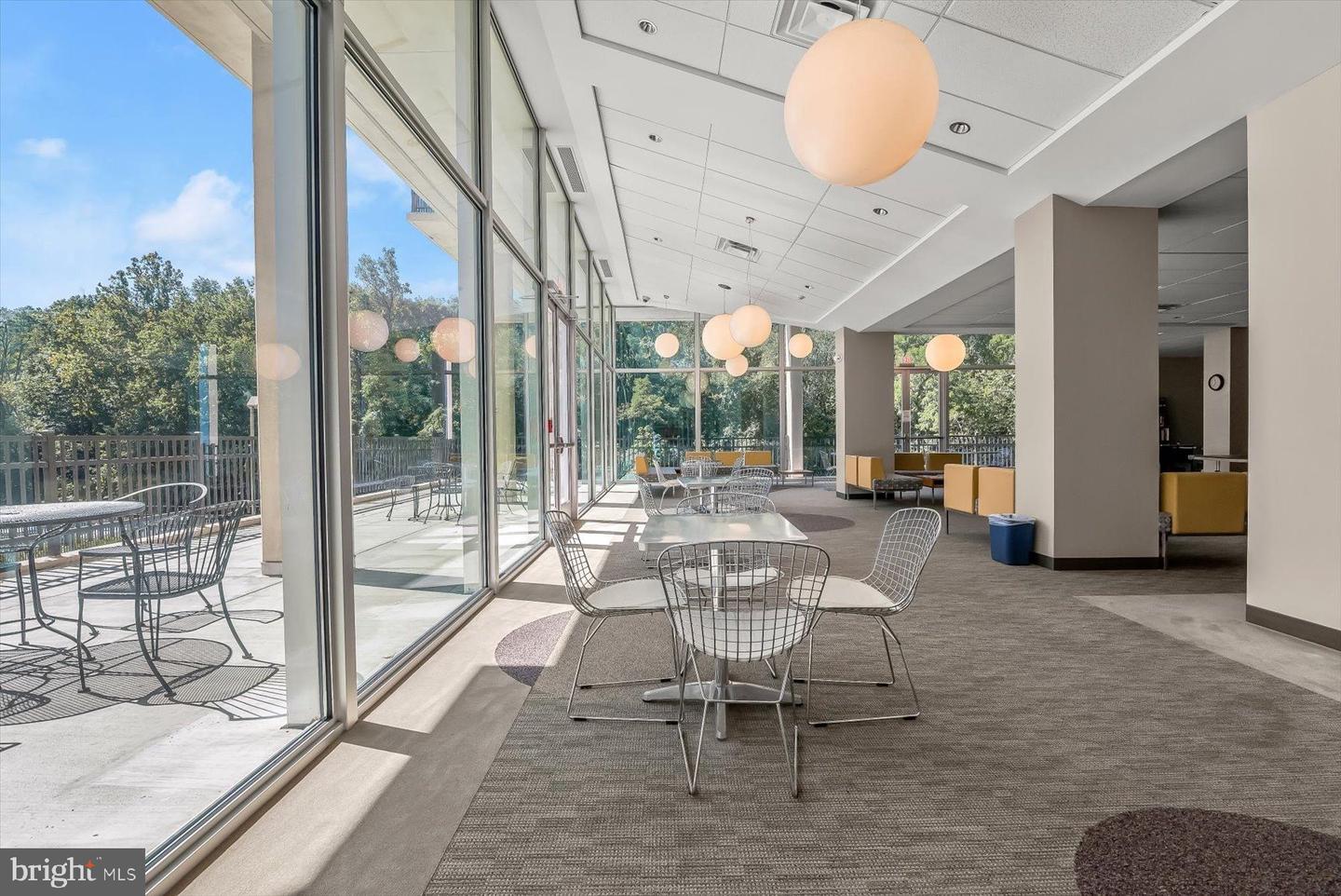 4600 S FOUR MILE RUN DR #238, ARLINGTON, Virginia 22204, 2 Bedrooms Bedrooms, ,1 BathroomBathrooms,Residential,For sale,4600 S FOUR MILE RUN DR #238,VAAR2068542 MLS # VAAR2068542