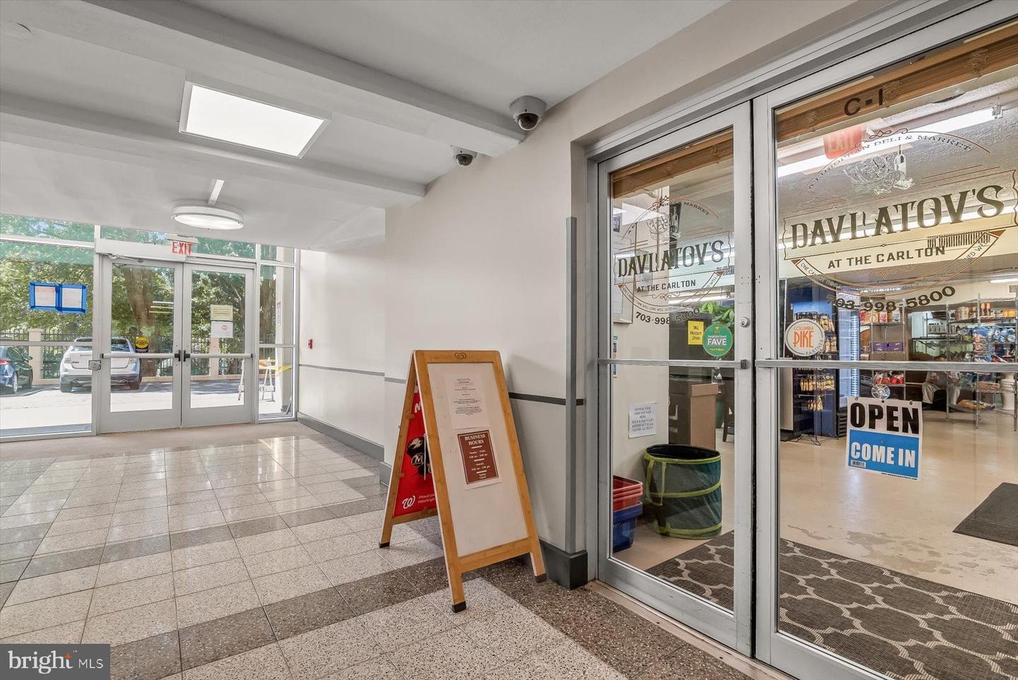 4600 S FOUR MILE RUN DR #238, ARLINGTON, Virginia 22204, 2 Bedrooms Bedrooms, ,1 BathroomBathrooms,Residential,For sale,4600 S FOUR MILE RUN DR #238,VAAR2068542 MLS # VAAR2068542