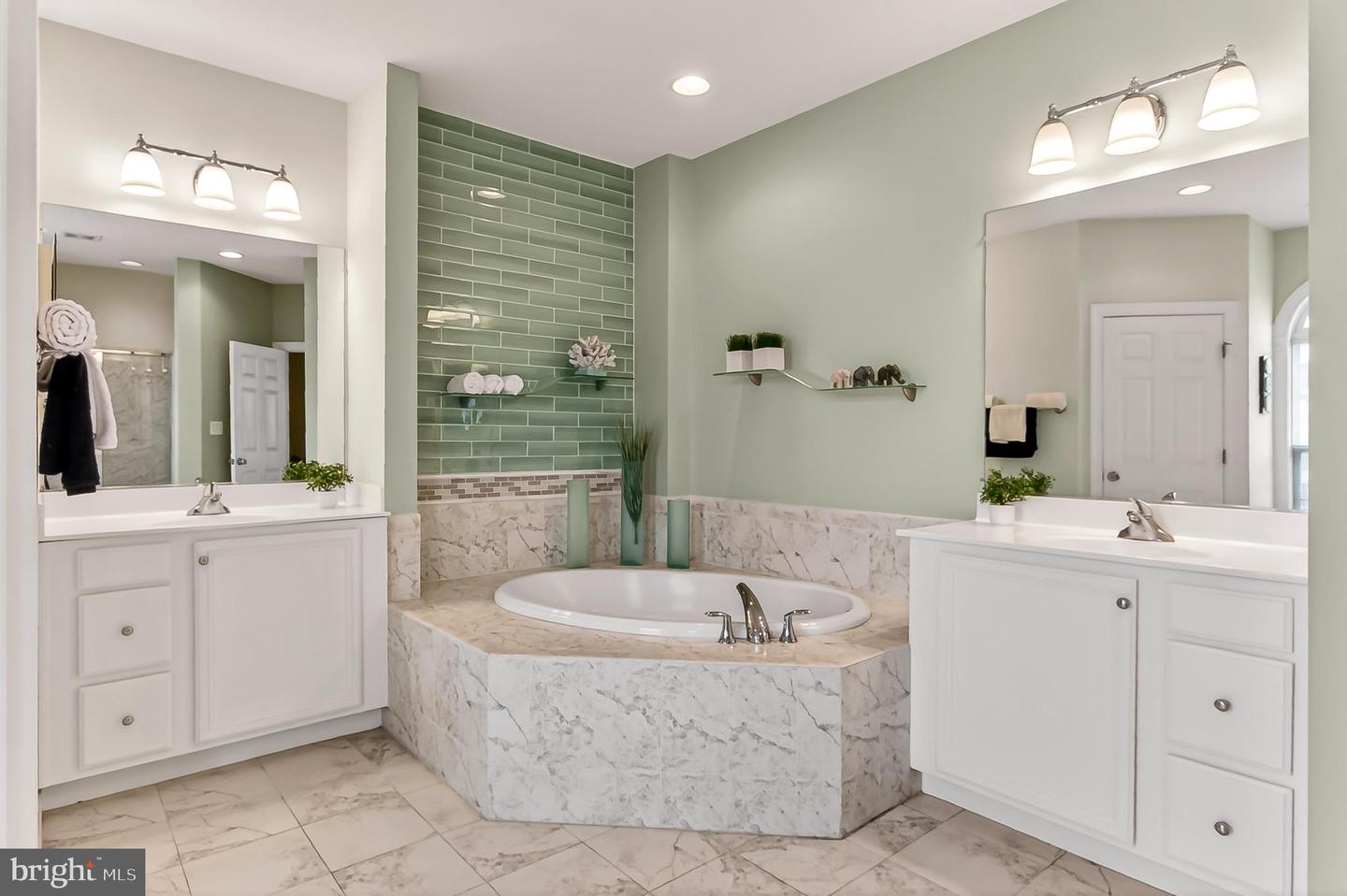 806 GRACE ST, HERNDON, Virginia 20170, 3 Bedrooms Bedrooms, ,2 BathroomsBathrooms,Residential,For sale,806 GRACE ST,VAFX2289440 MLS # VAFX2289440