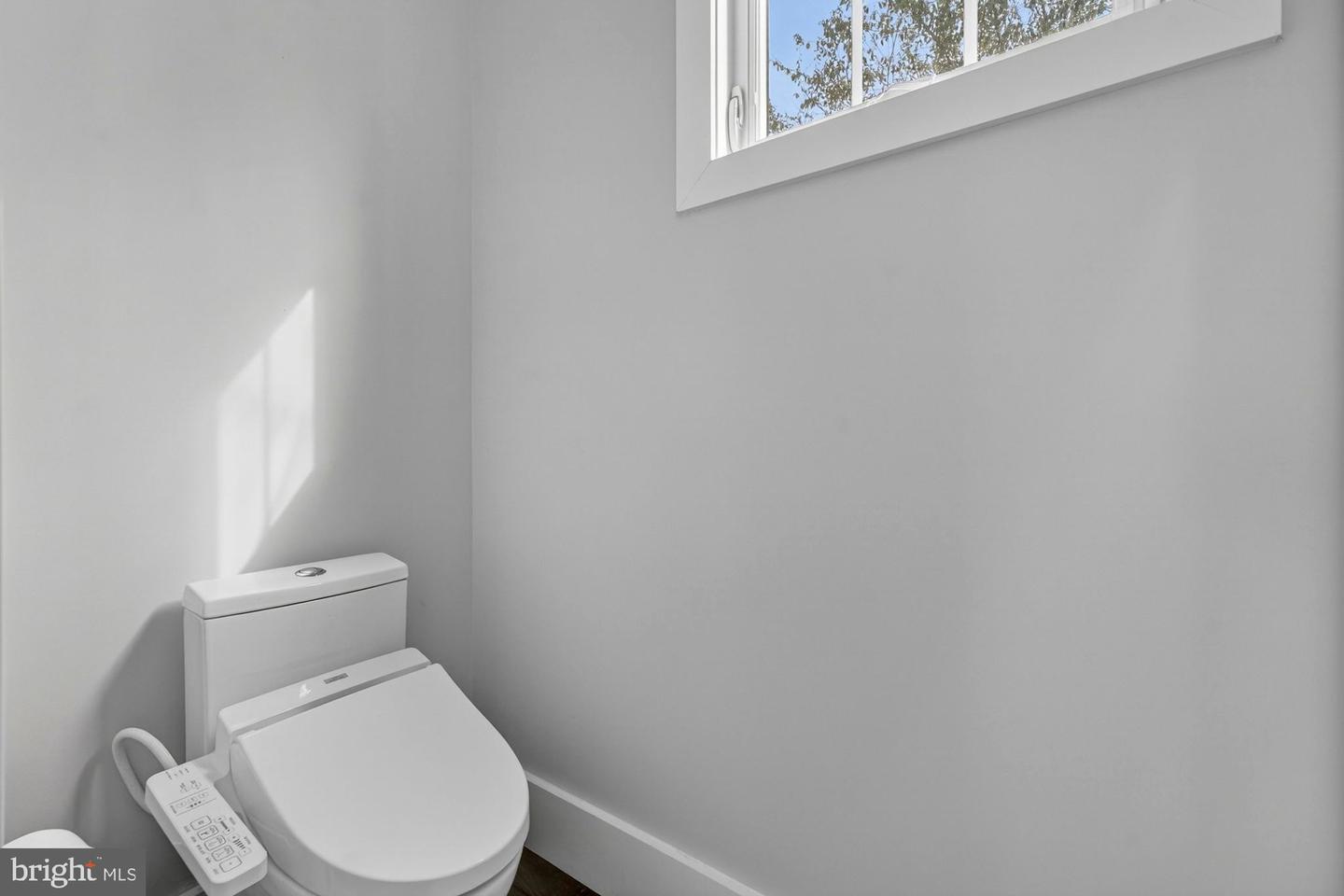 9222 BRIAN DR, VIENNA, Virginia 22180, 7 Bedrooms Bedrooms, ,6 BathroomsBathrooms,Residential,For sale,9222 BRIAN DR,VAFX2289492 MLS # VAFX2289492