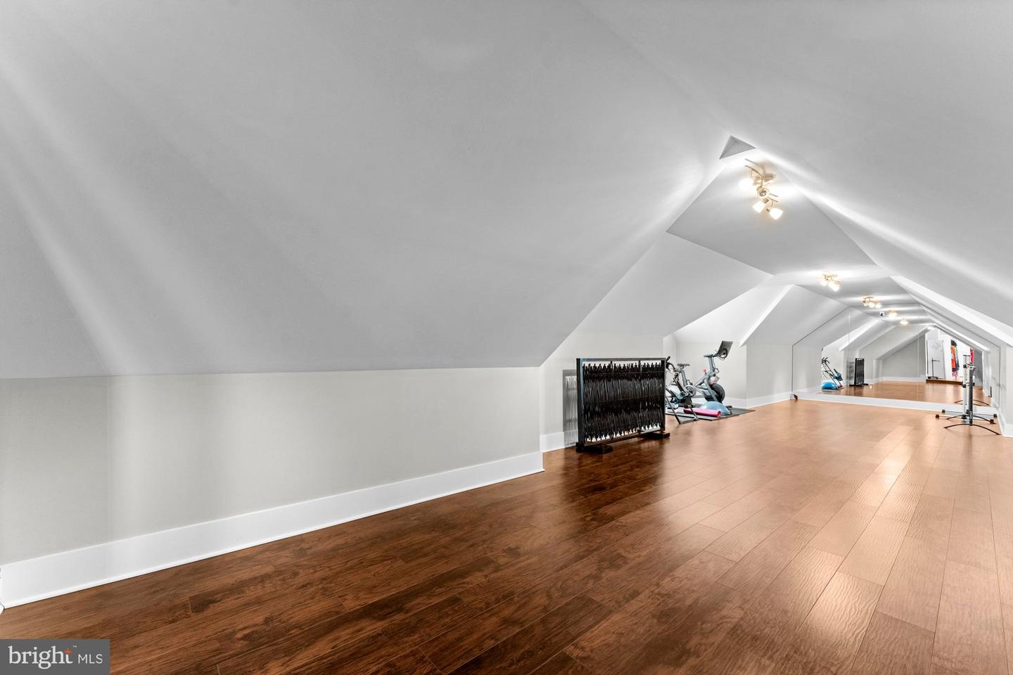 9222 BRIAN DR, VIENNA, Virginia 22180, 7 Bedrooms Bedrooms, ,6 BathroomsBathrooms,Residential,For sale,9222 BRIAN DR,VAFX2289492 MLS # VAFX2289492