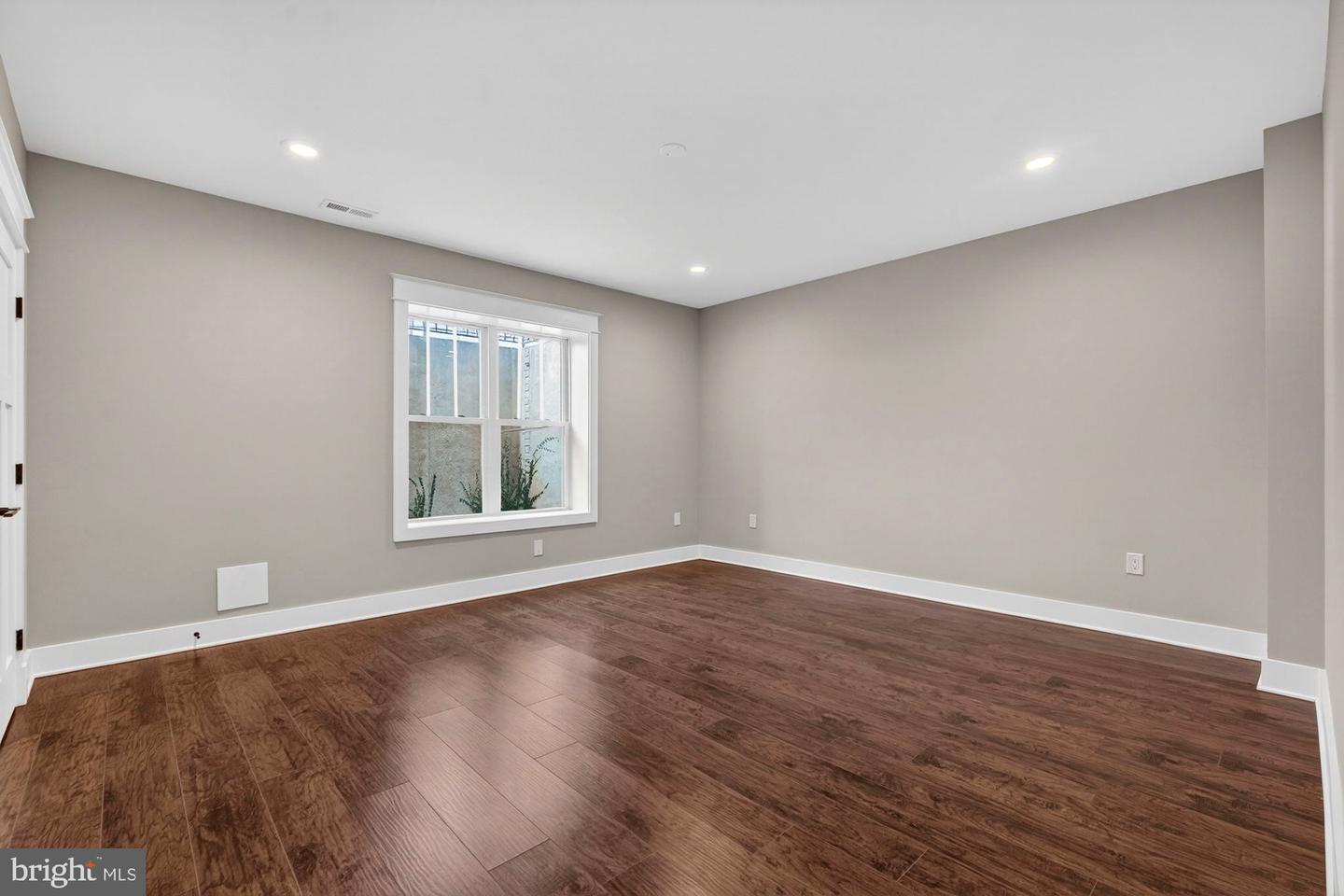 9222 BRIAN DR, VIENNA, Virginia 22180, 7 Bedrooms Bedrooms, ,6 BathroomsBathrooms,Residential,For sale,9222 BRIAN DR,VAFX2289492 MLS # VAFX2289492