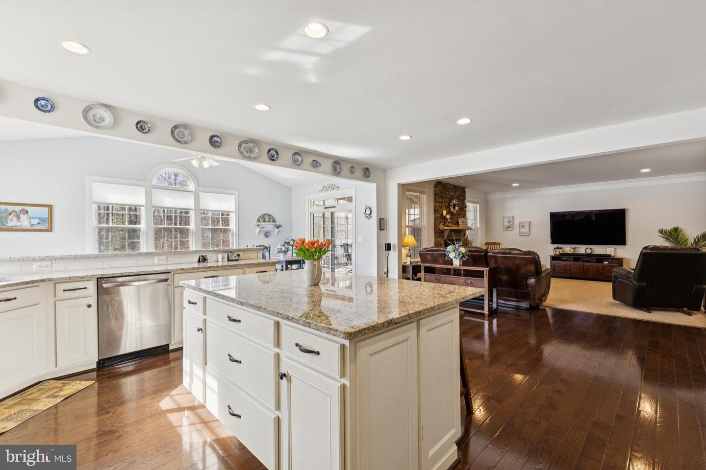 9940 SUMMERWOOD DR, MANASSAS, Virginia 20111, 4 Bedrooms Bedrooms, ,3 BathroomsBathrooms,Residential,For sale,9940 SUMMERWOOD DR,VAPW2112026 MLS # VAPW2112026