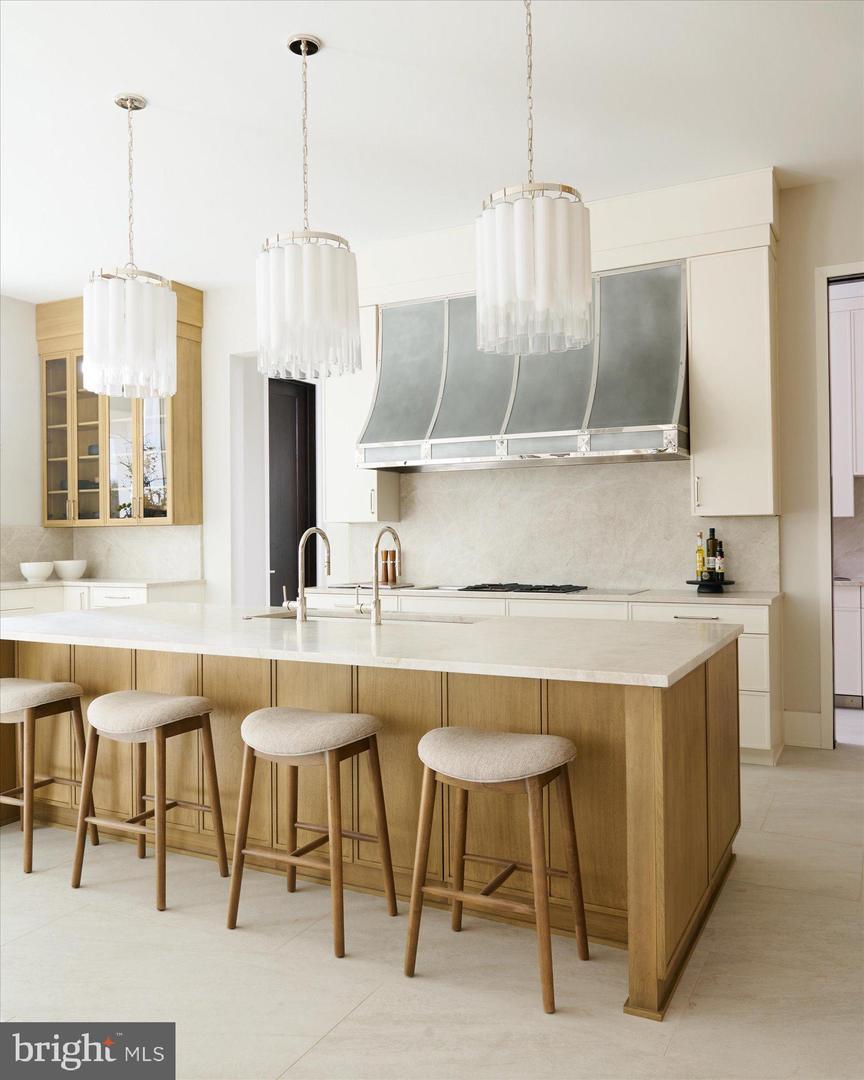 1306 BALLANTRAE CT, MCLEAN, Virginia 22101, 6 Bedrooms Bedrooms, 26 Rooms Rooms,8 BathroomsBathrooms,Residential,For sale,1306 BALLANTRAE CT,VAFX2289520 MLS # VAFX2289520