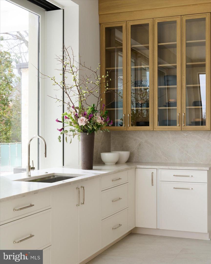 1306 BALLANTRAE CT, MCLEAN, Virginia 22101, 6 Bedrooms Bedrooms, 26 Rooms Rooms,8 BathroomsBathrooms,Residential,For sale,1306 BALLANTRAE CT,VAFX2289520 MLS # VAFX2289520