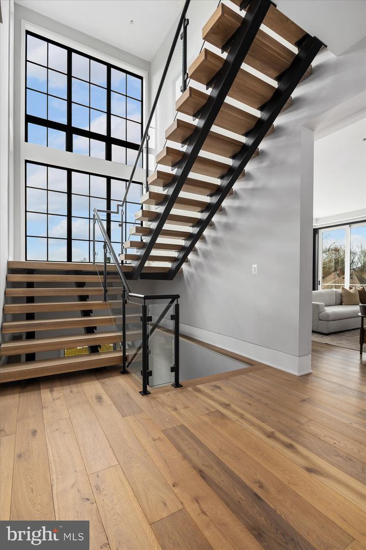 1306 BALLANTRAE CT, MCLEAN, Virginia 22101, 6 Bedrooms Bedrooms, 26 Rooms Rooms,8 BathroomsBathrooms,Residential,For sale,1306 BALLANTRAE CT,VAFX2289520 MLS # VAFX2289520